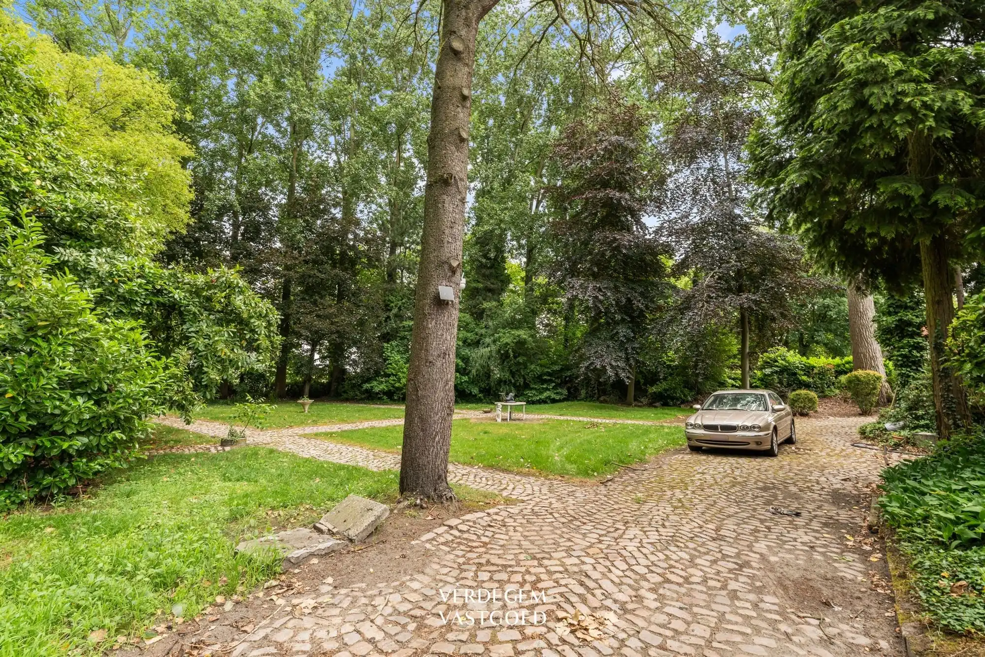 Klassevolle villa in weelderige tuin foto 26