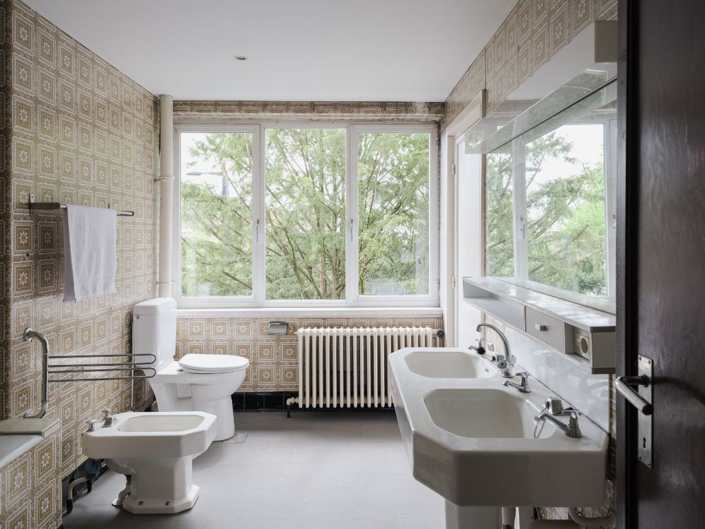 Omgeving Sint-Pieters station - Imposante half vrijstaande villa met parktuin, in nieuwe zakelijkheid naar een ontwerp van architect Geo Bontinck (1935). foto 23