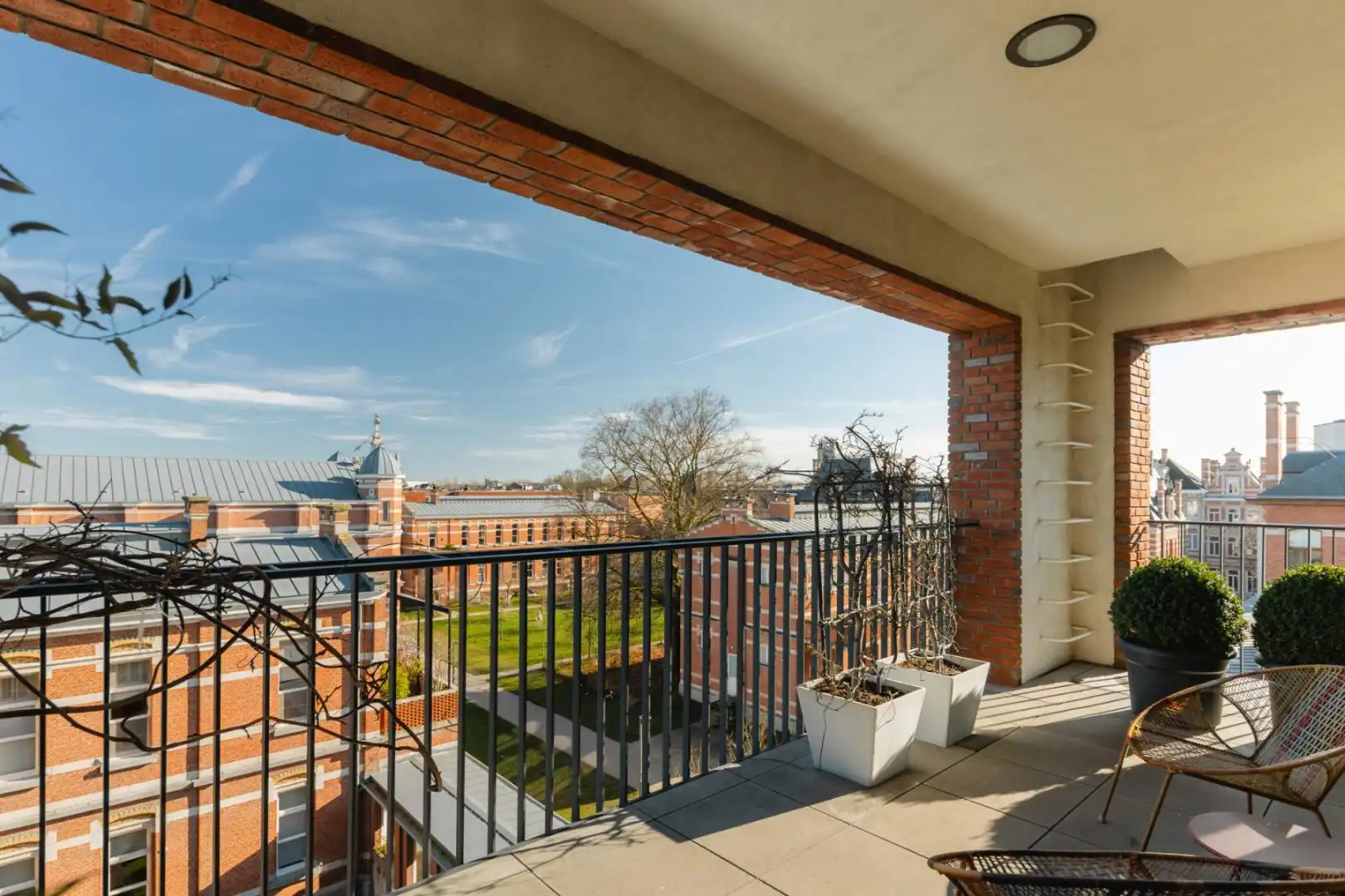 Groen Kwartier: zonovergoten, gemeubeld appartement met terras foto 2