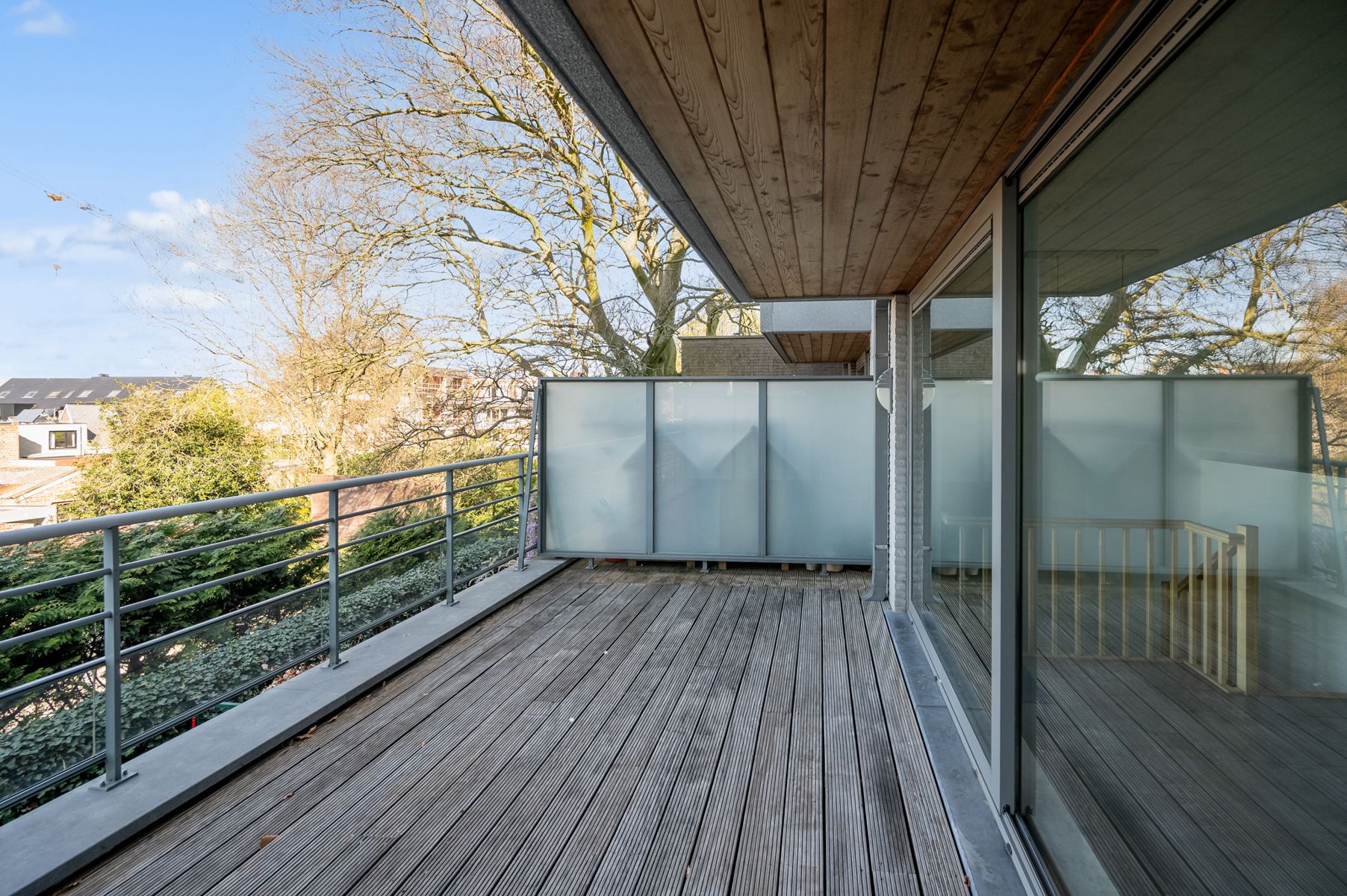 Instapklaar appartement met privé tuin en zonneterras foto {{pictureIndex}}