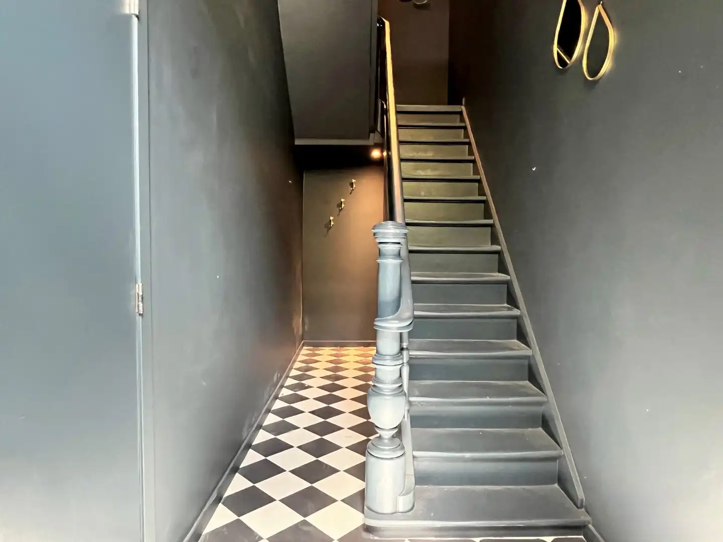 Stijlvol gemeubelde studio aan de Marnixplaats foto 17