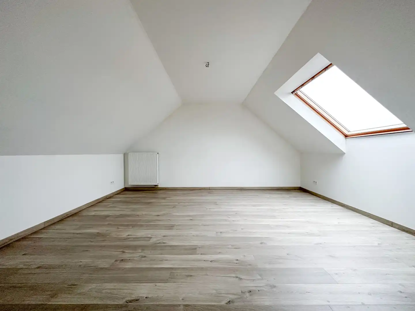 Ruim 2slpk appartement in het centrum van Waarschoot foto 9