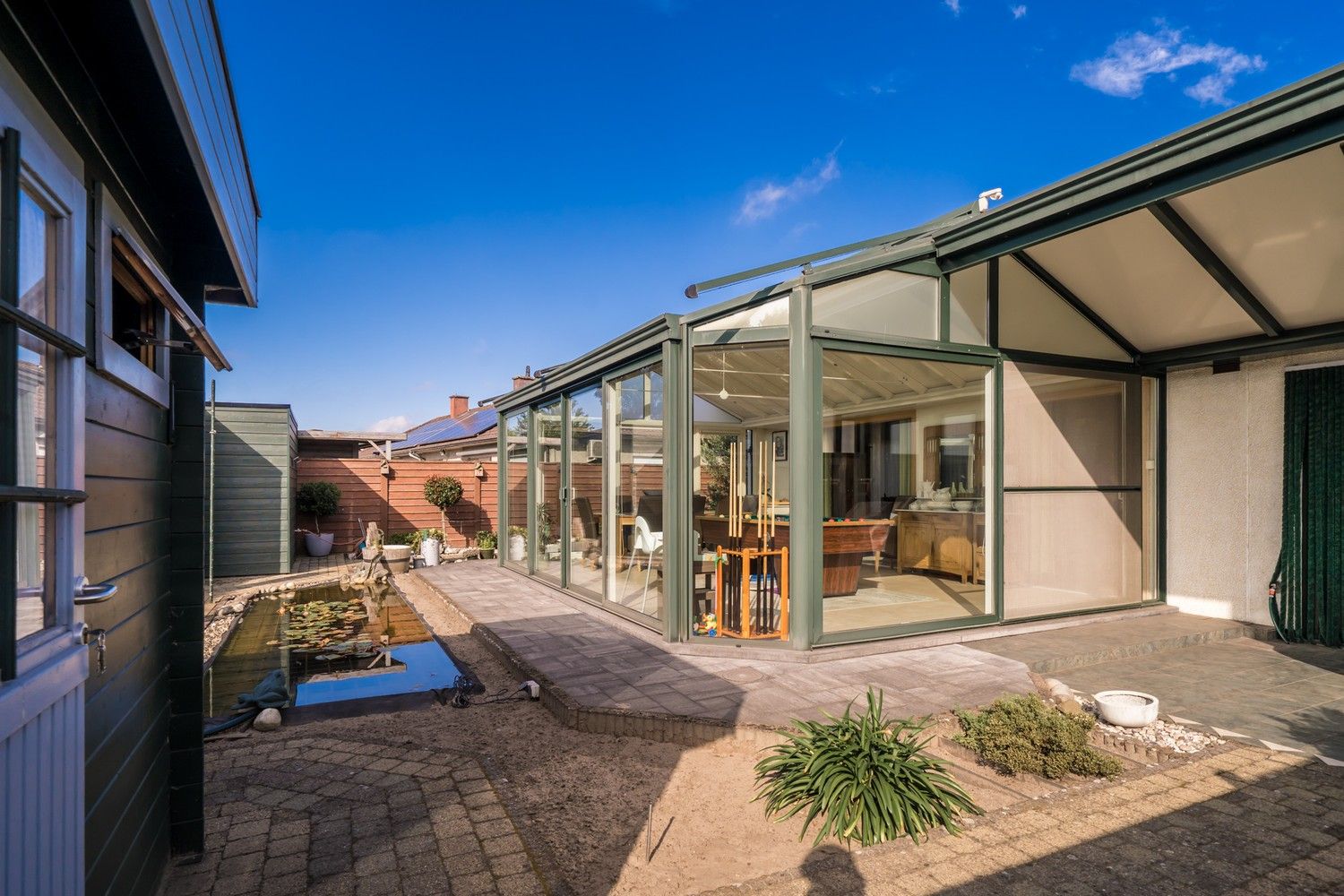 Lichtrijke halfopen bebouwing in aangename woonwijk foto 25