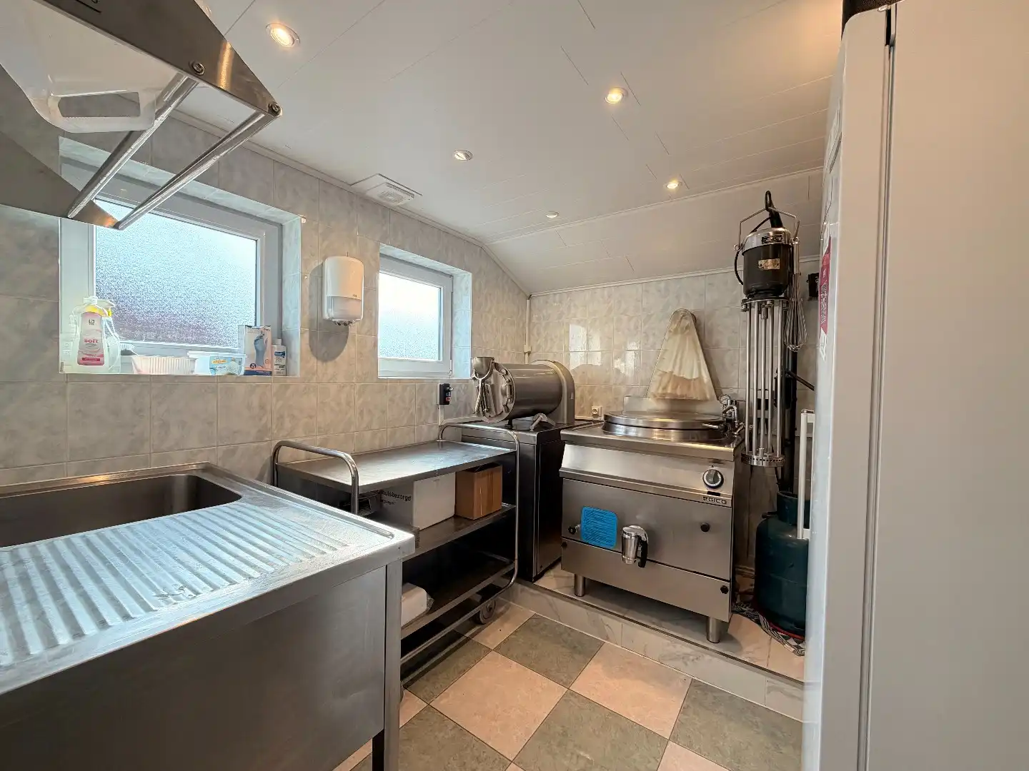 Instapklare halfopen bebouwing met ruime garage te koop in Harelbeke (Arendswijk) foto 19