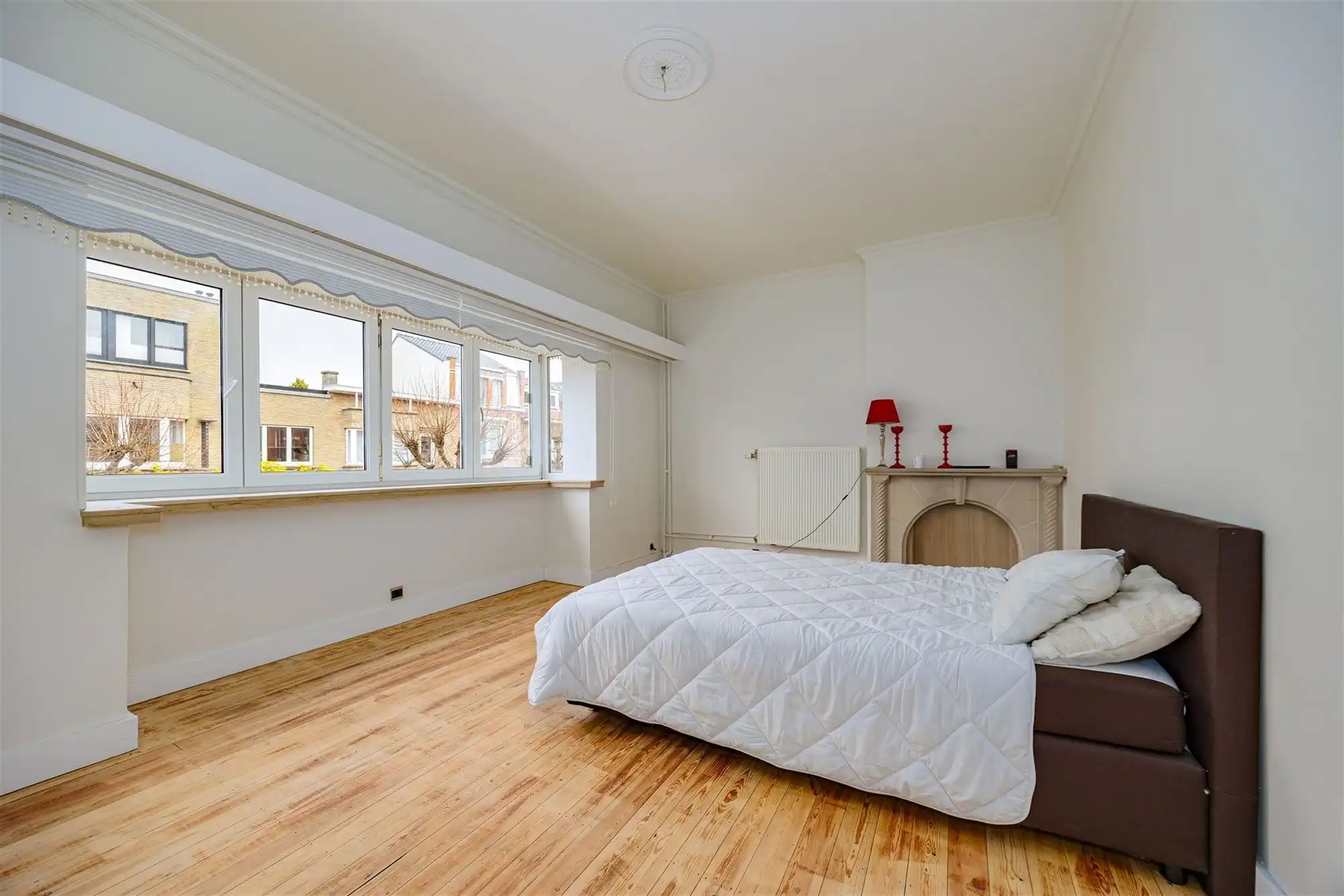 Instapklaar huis met magazijn in het centrum foto 19