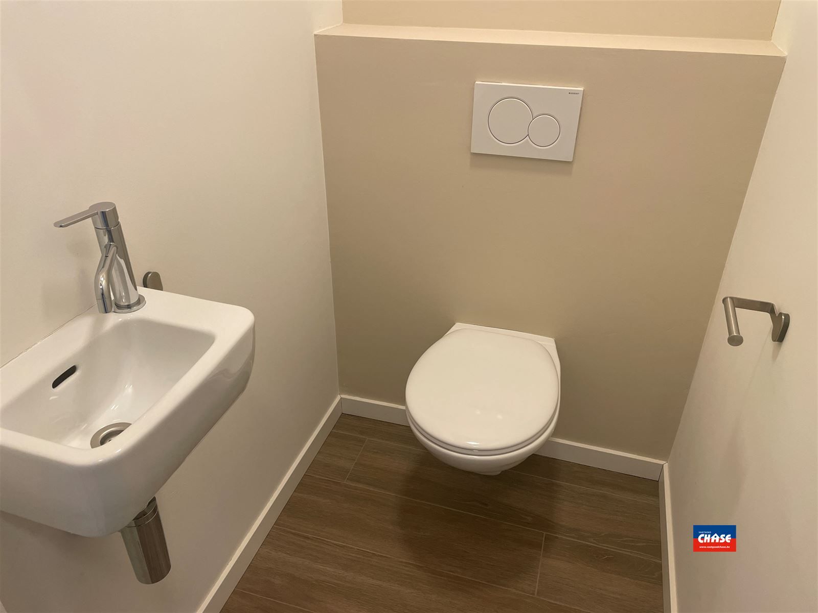 Knap nieuwbouwappartement met 2 slaapkamers, groot terras met prachtig uitzicht en ondergrondse autostaanplaats foto 17
