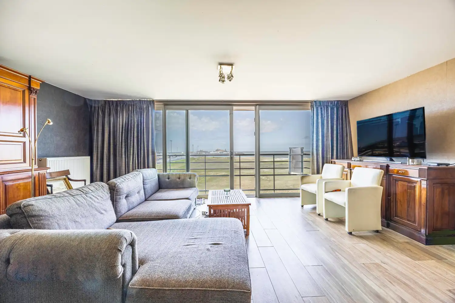 Ruim appartement met prachtig zeezicht foto 6