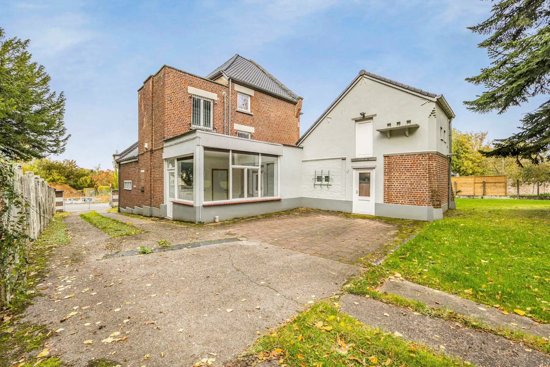 Karaktervolle herenwoning MET RUIM ATELIER en prachtige tuin foto 7