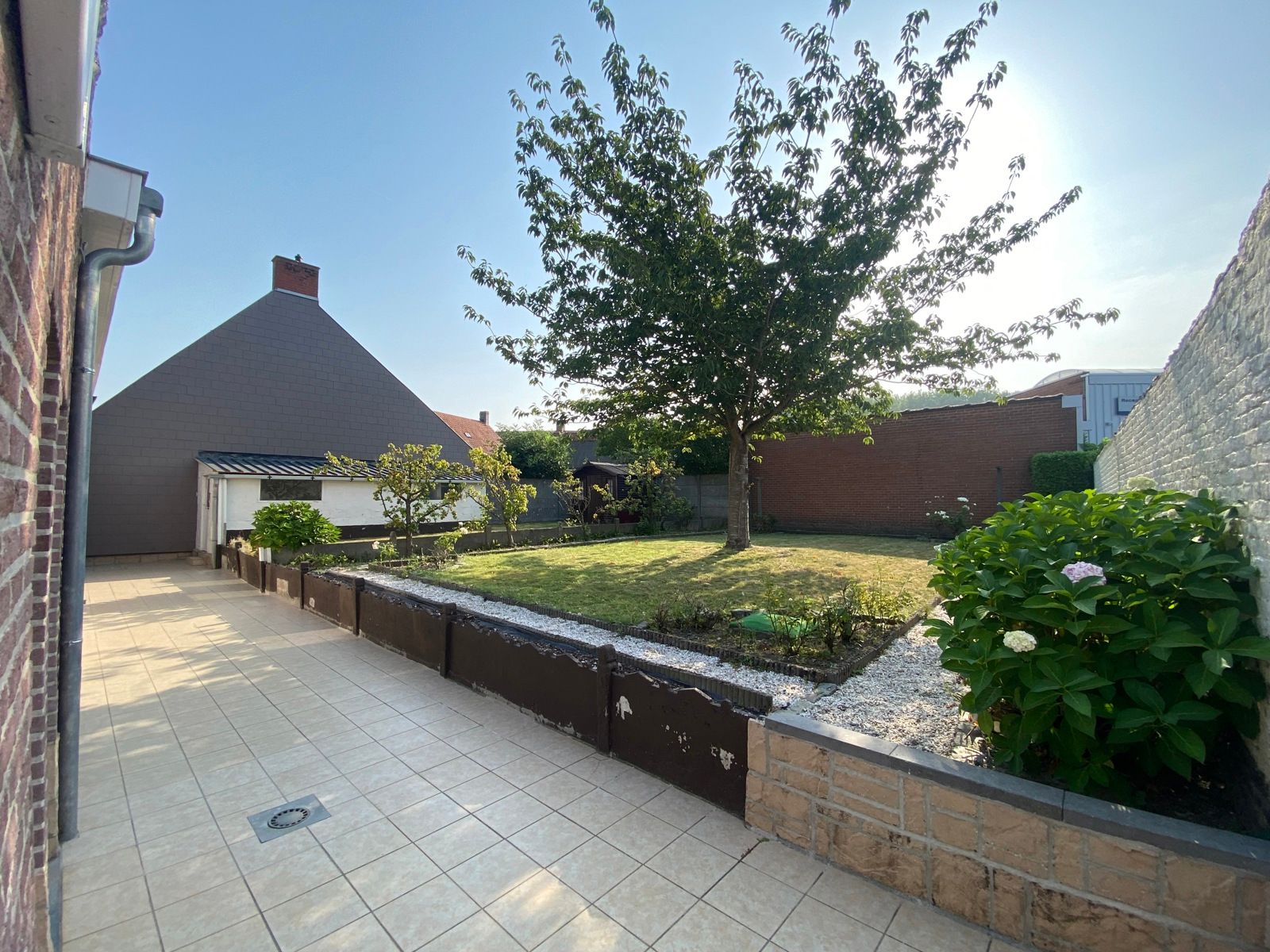 Gerenoveerde woning op wandelafstand van het centrum. foto 16