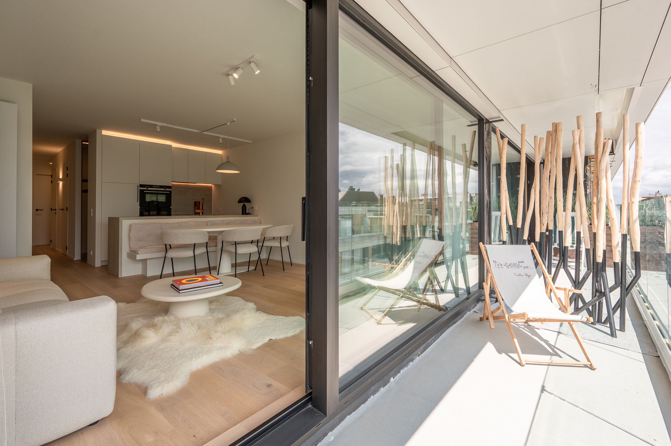 Stijlvol ingericht appartement met zonneterras – Kustlaan foto 3