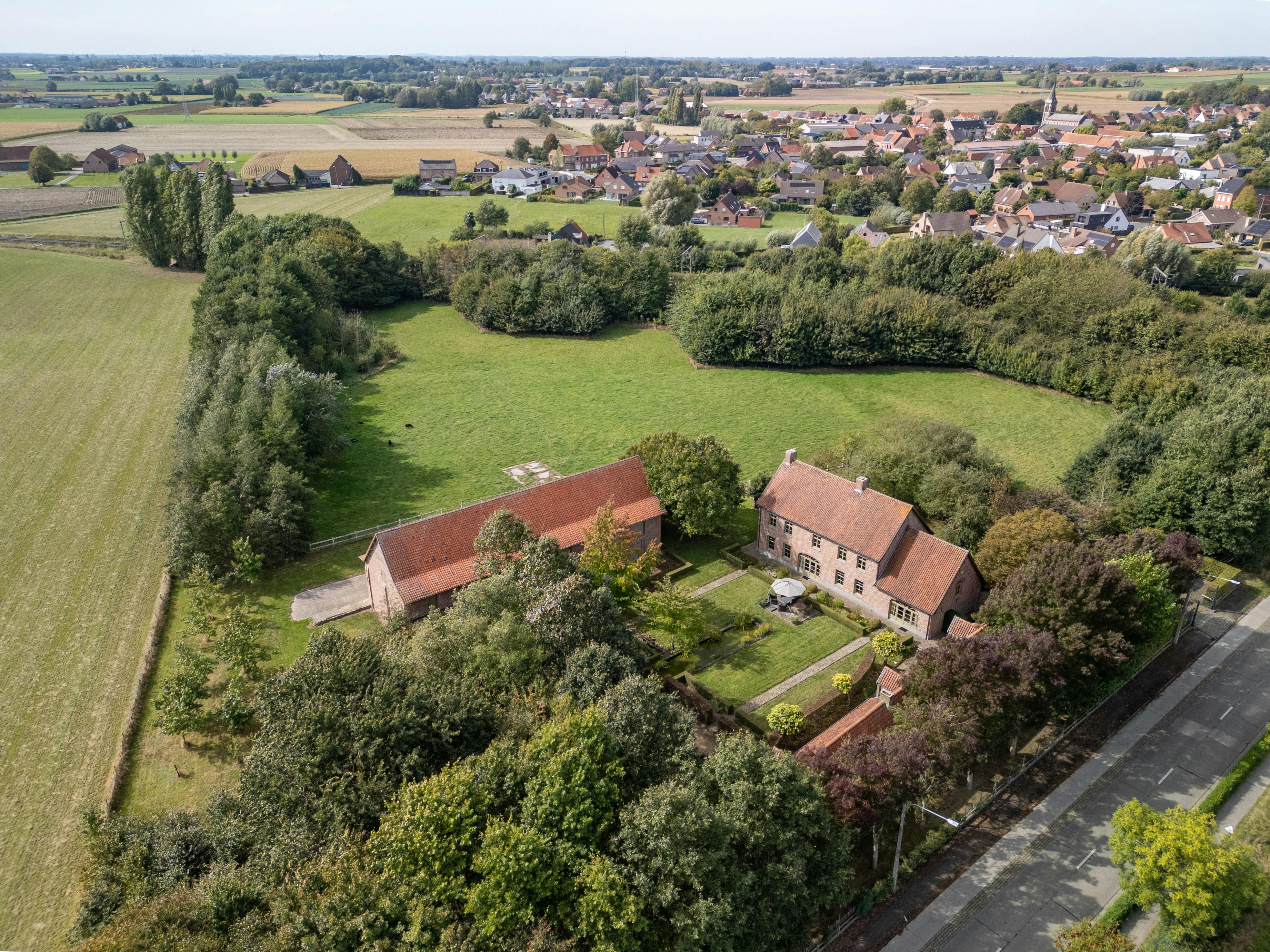 Hoofdfoto van de publicatie: Prachtige hoeve te koop in Kuurne