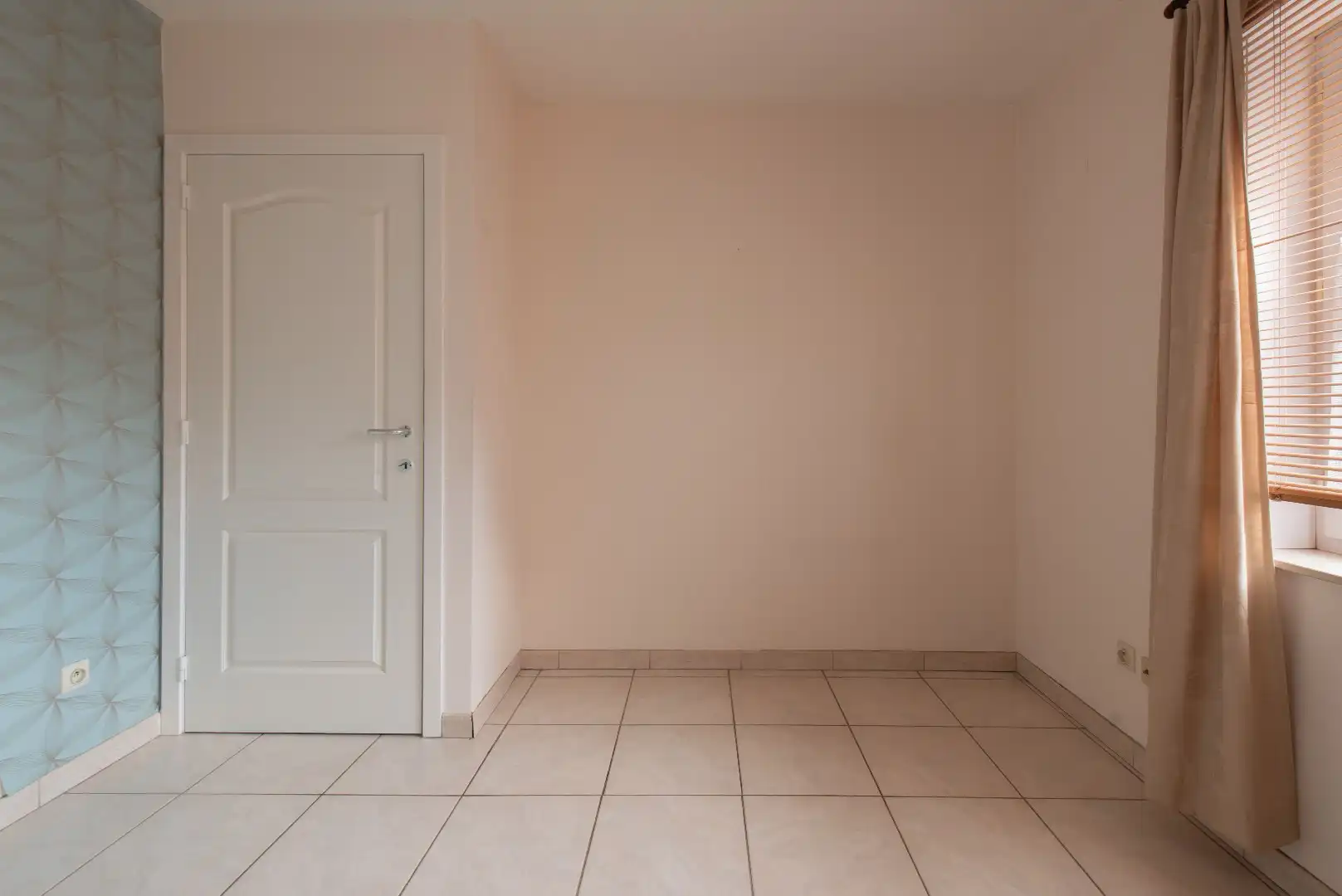 Centraal gelegen, ruim 2 slaapkamerappartement op wandelafstand van de Zeedijk. foto 13