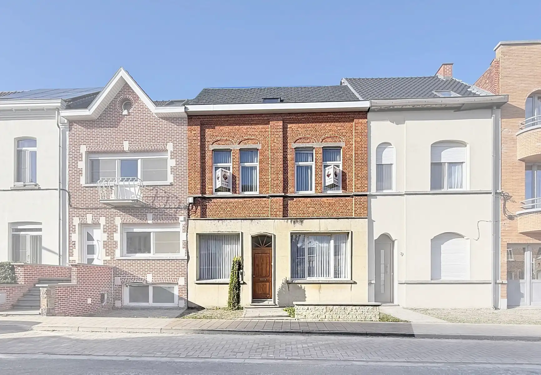 Hoofdfoto van de publicatie: Authentieke stadswoning met 3 SLPK, Tuin én Potentieel!