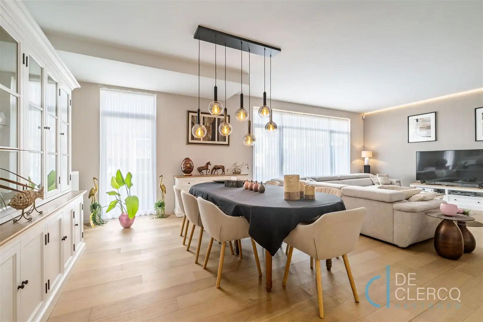 Modern, recent appartement te koop met garage in Gent! foto 3