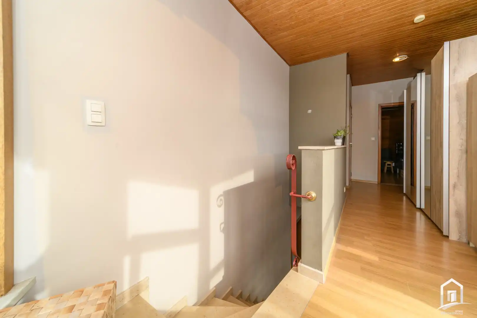 Gunstig gelegen, ruime en zeer lichtrijke gezinswoning te Iddergem. foto 18