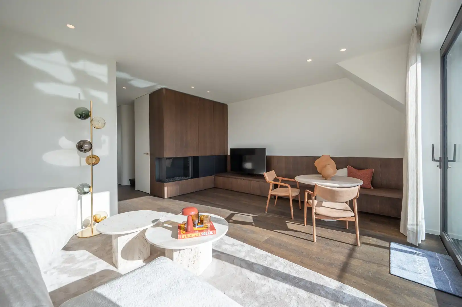 Nieuwbouwappartement gelegen in hartje het Zoute met een prachtig open zicht op de villa's. foto 10