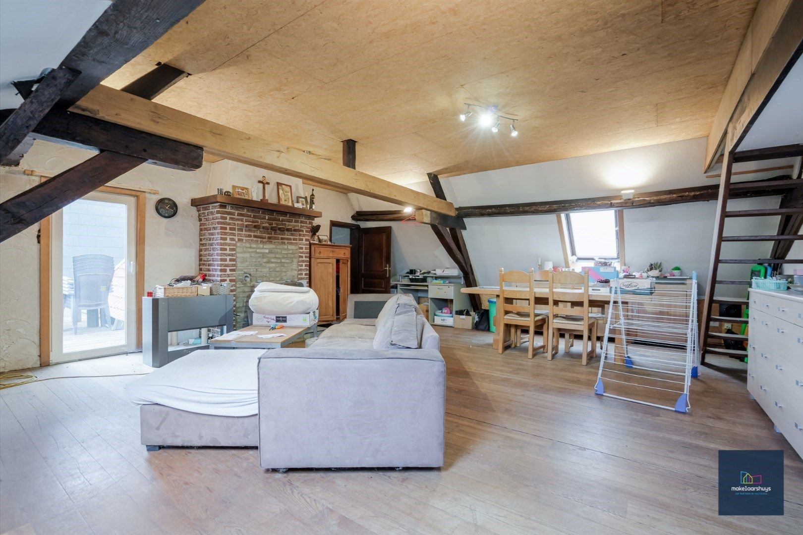 Te renoveren woning op rustige locatie foto 5