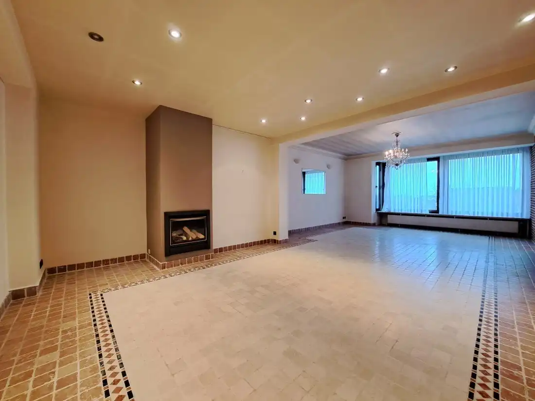 Ruim appartement met 3 slaapkamers te Hasselt centrum foto 5