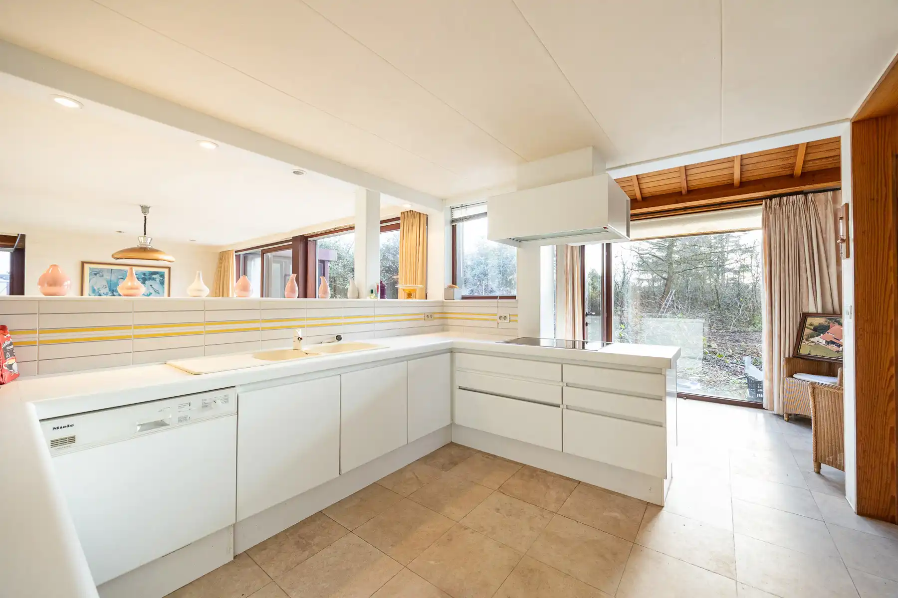 Te renoveren split-level villa met 4 slk + bureel op 1.924m² foto 12