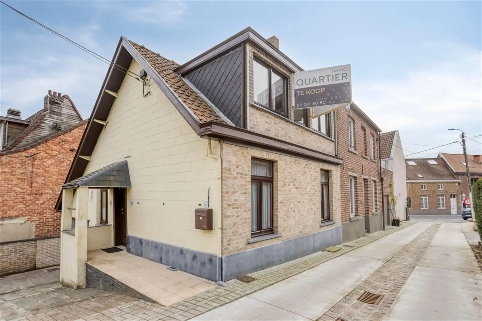 Charmante 3-gevelwoning (1 slpk) met tuin & garage foto 3