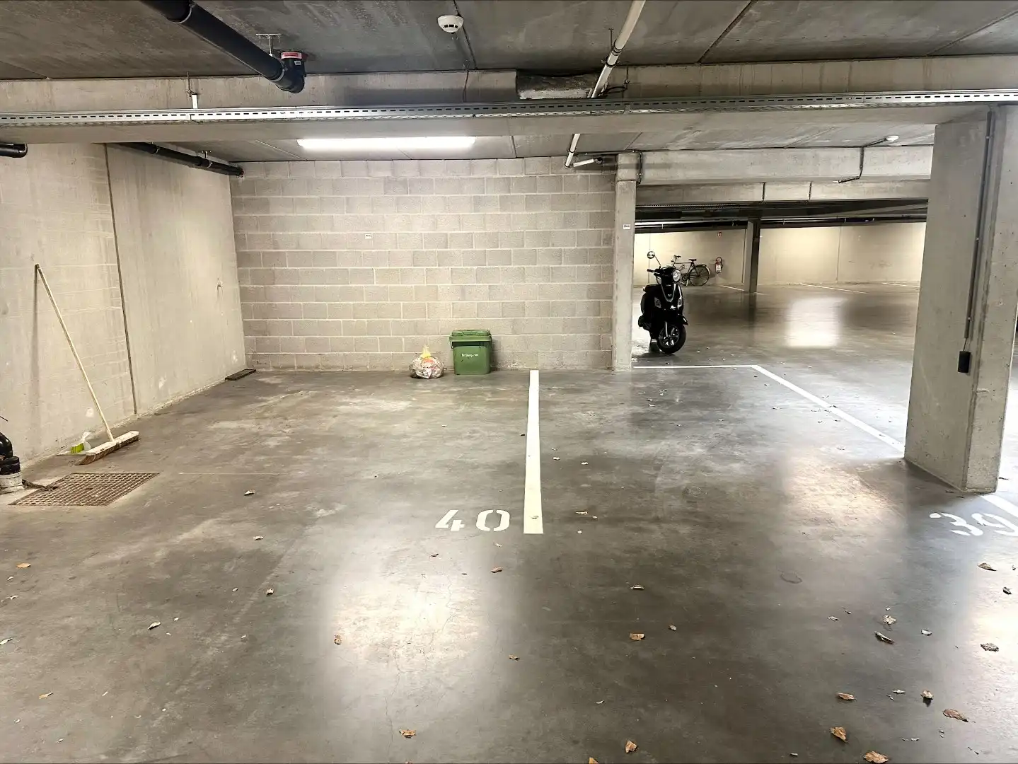2 ondergrondse autostaanplaatsen, vlotte bereikbaarheid centrum foto 4