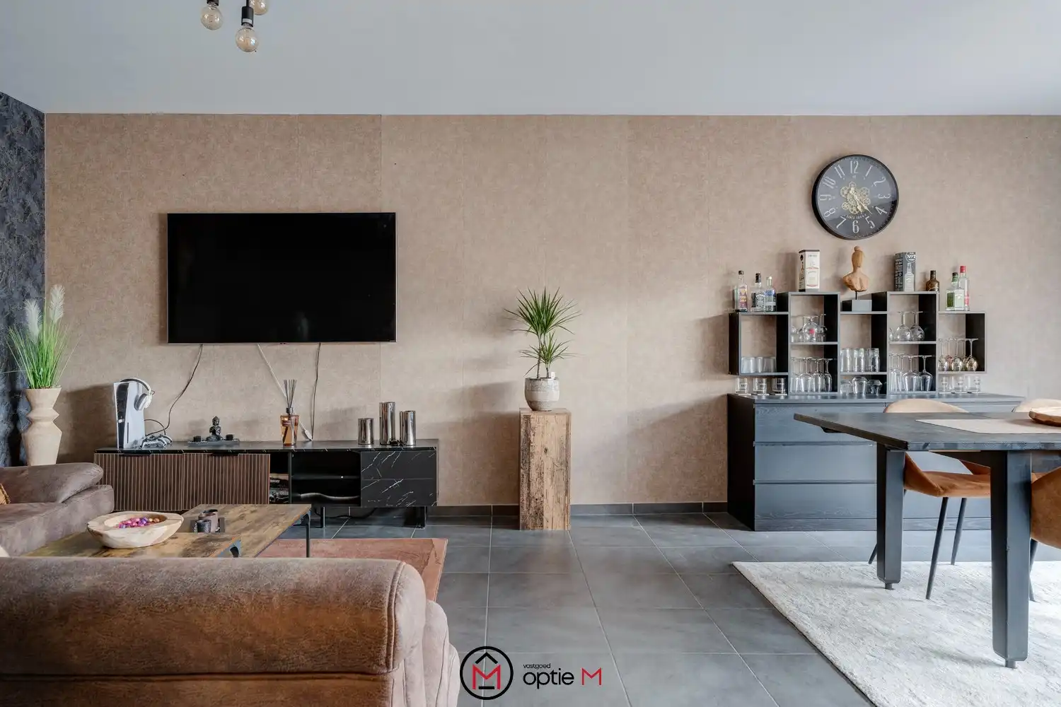 Ruim appartement in Bilzen-Hoeselt met parkeerplaats foto 3