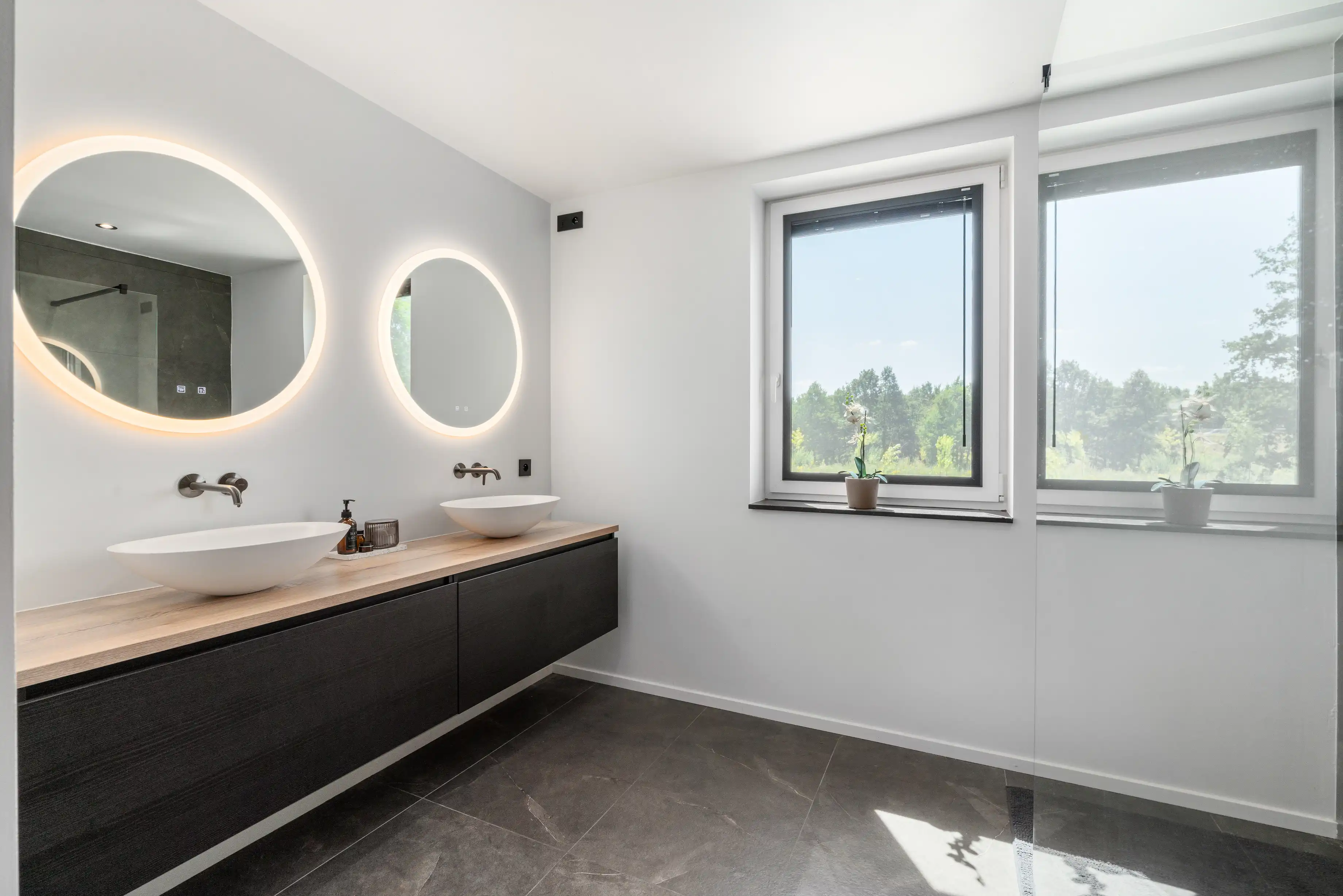 Instapklare 3-gevelwoning met luxe afwerking foto 17