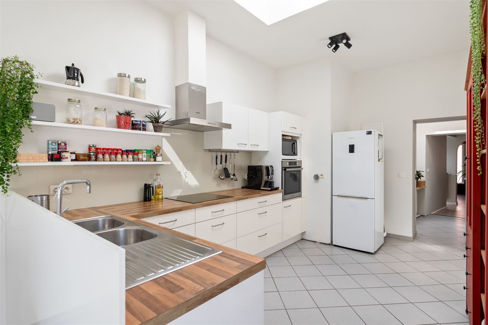 Recent gerenoveerde woning met tuin in dorpskern. foto 10
