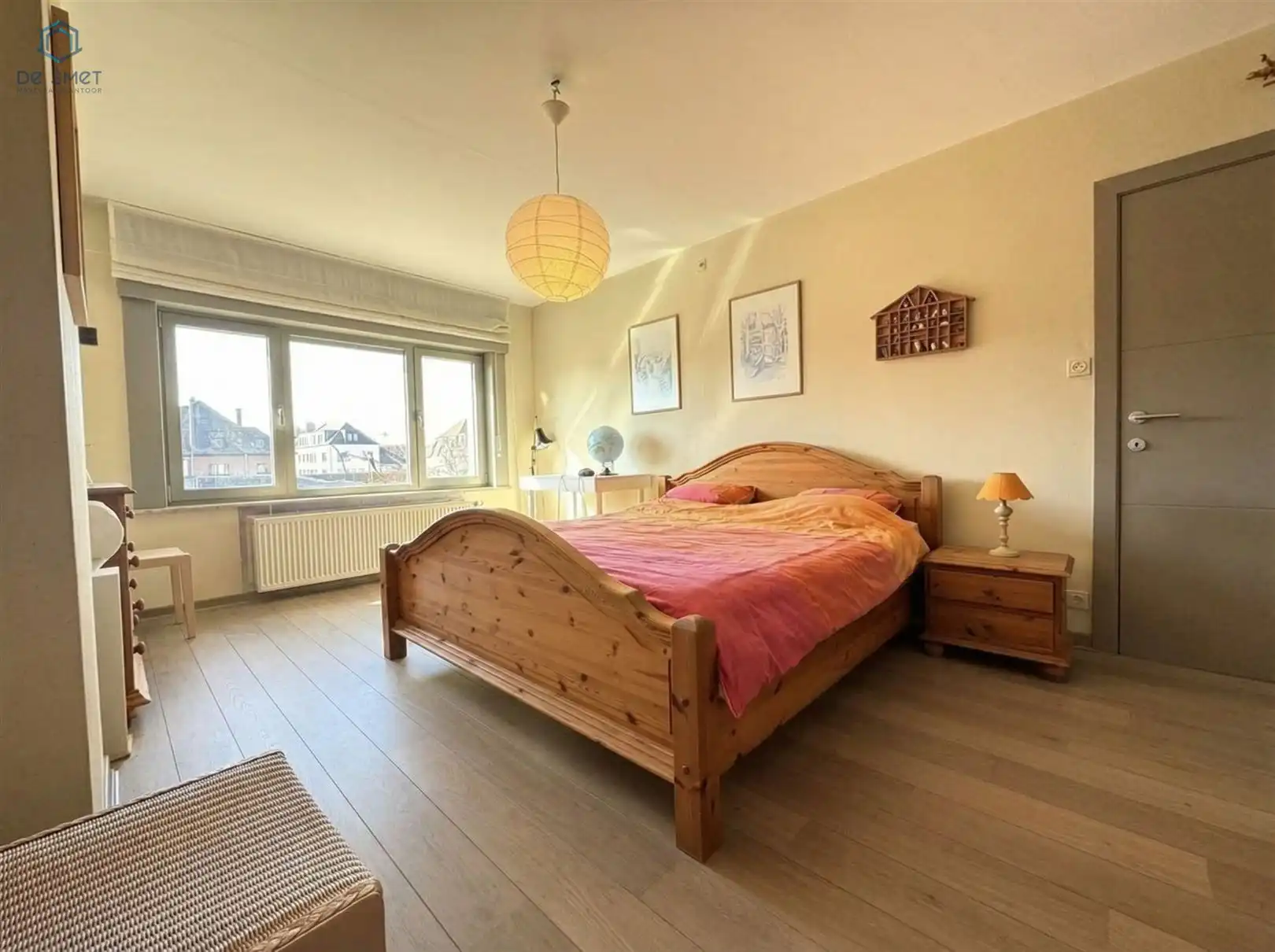 Verrassend ruime instapklare woning met 5 slaapkamers, garage en zonnepanelen! foto 11