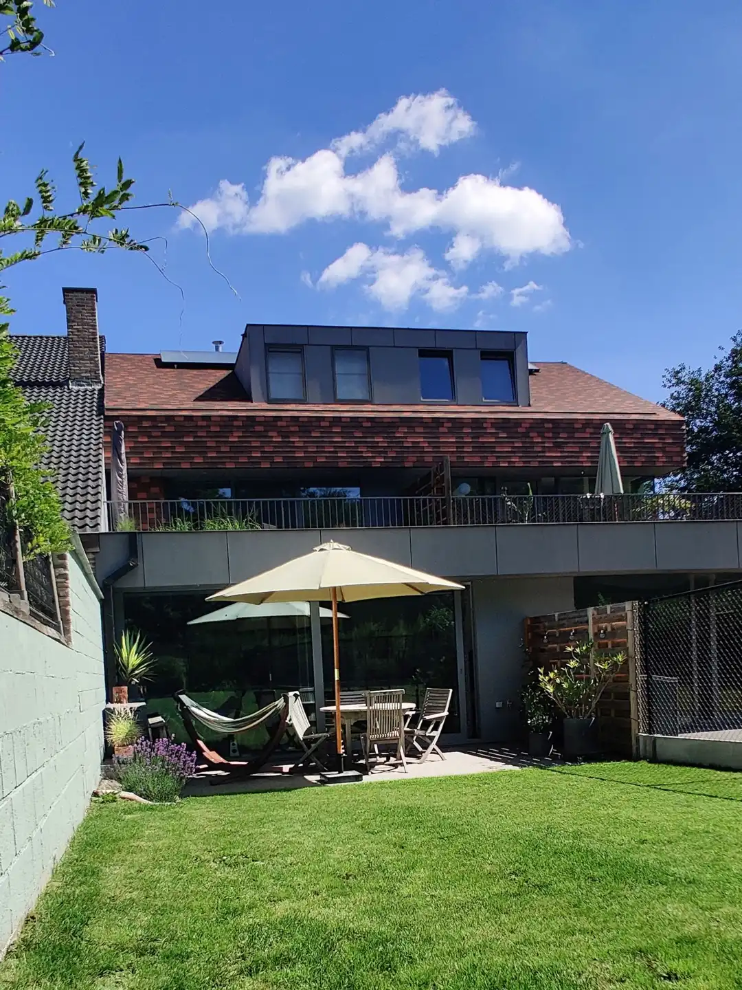 GIJZEGEM - Gelijkvloers appartement met tuin en staanplaats. foto 15