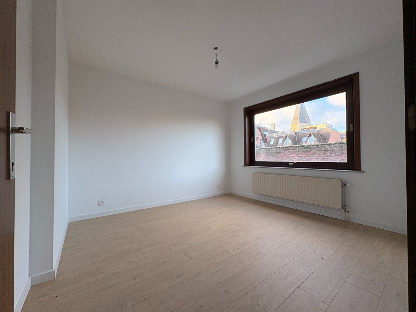 Gerenoveerd appartement met twee slaapkamers in het centrum van Torhout foto 5