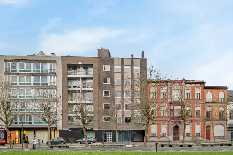 Roeselare-stadskern. PENTHOUSE op 6de verdieping aan het Coninckplein gelegen, met 2 slaapkamers, ochtendterras en avondterras. Een pareltje met unieke ligging ! foto 16