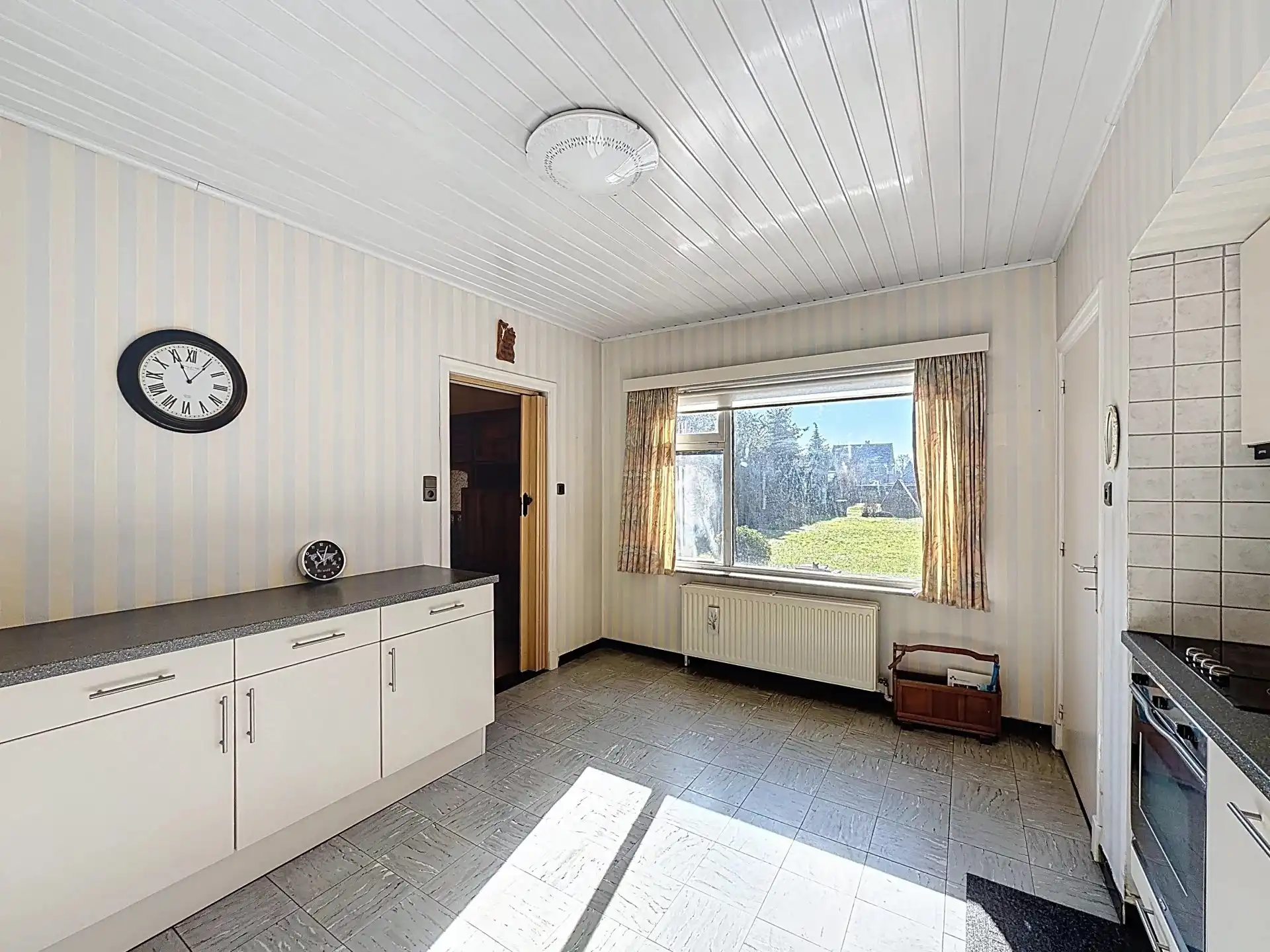 Te renoveren woning op een ruim perceel van 1350 m². foto 7