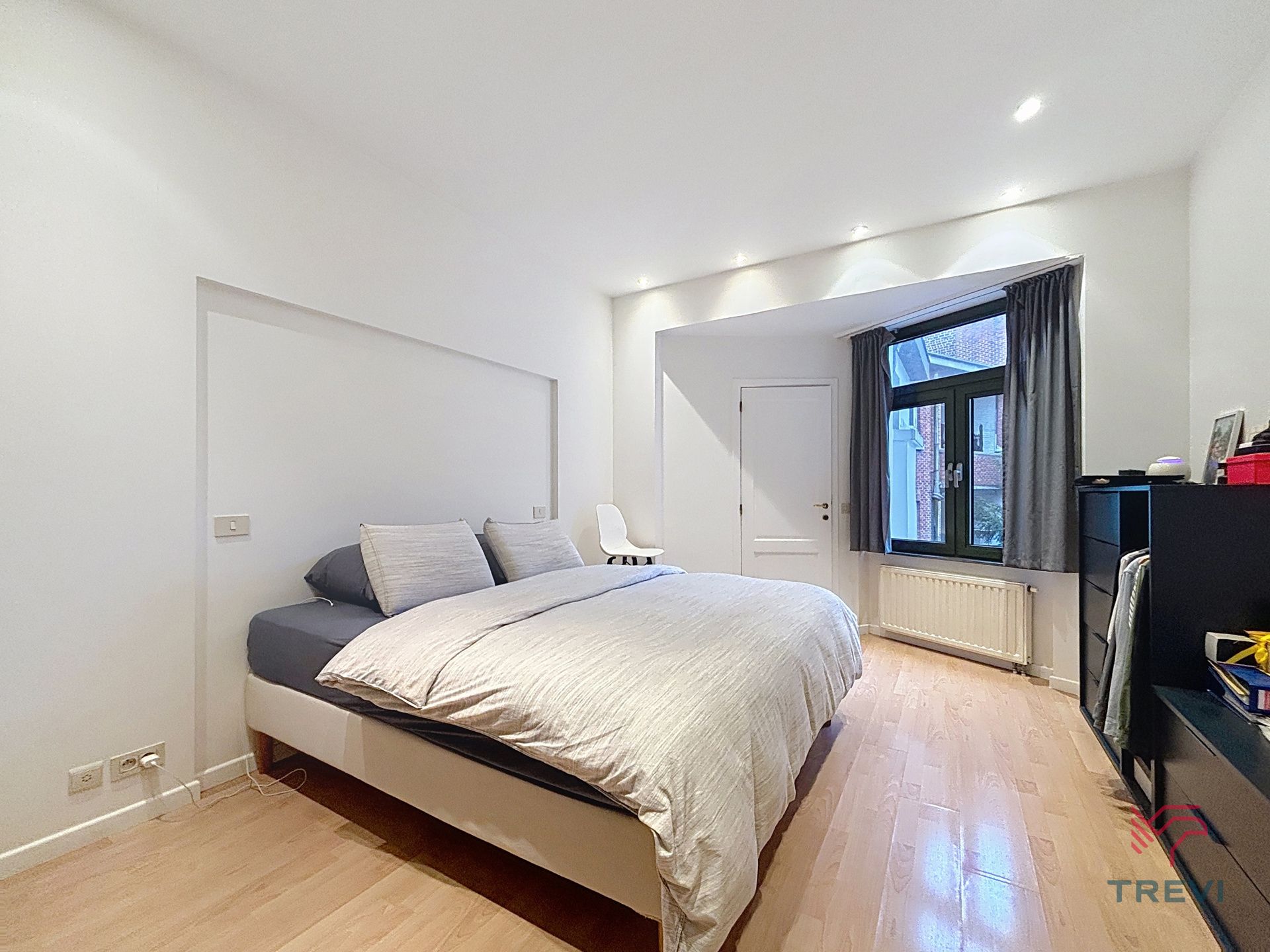 Mooi ongemeubileerd appartement met 1 slaapkamer ! foto 5