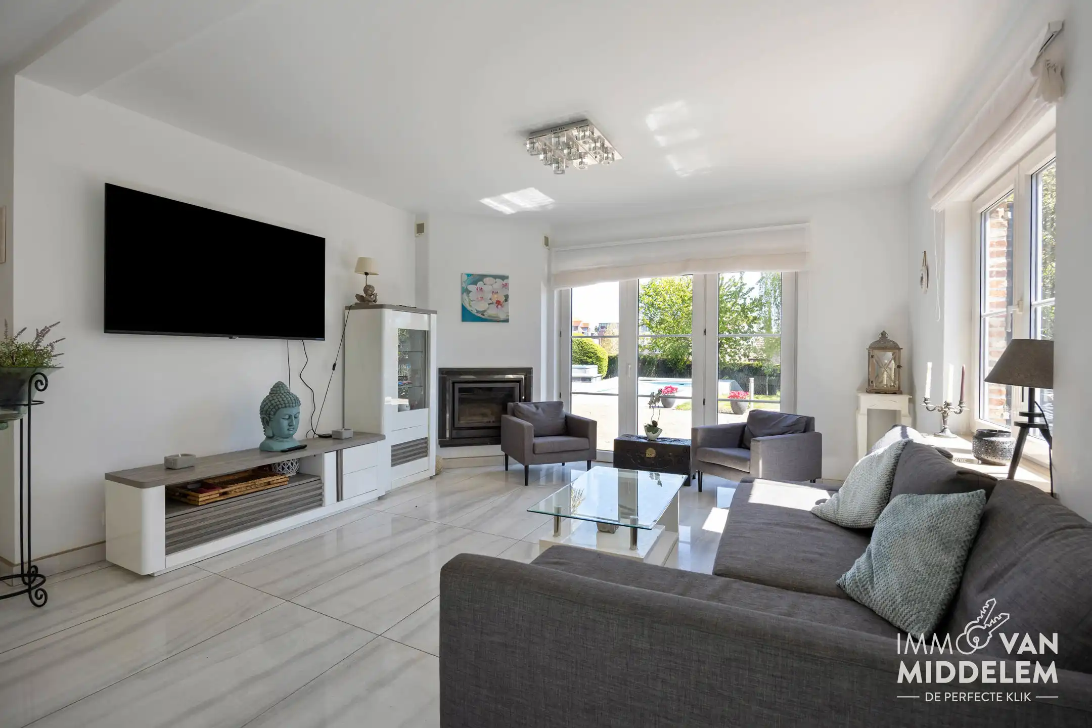 CHARMANTE VILLA MET ZWEMBAD EN VEELZIJDIG BIJGEBOUW foto 6