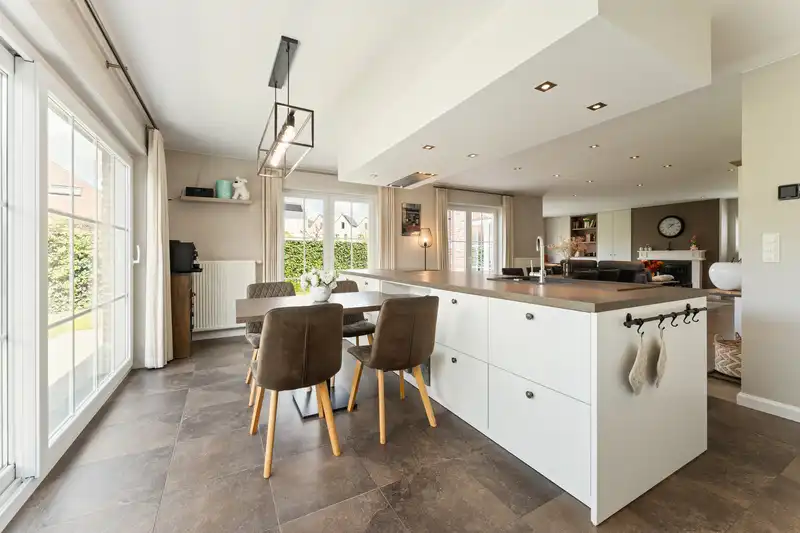 Roeselare - Instapklare gezinswoning met prachtige tuin foto 7