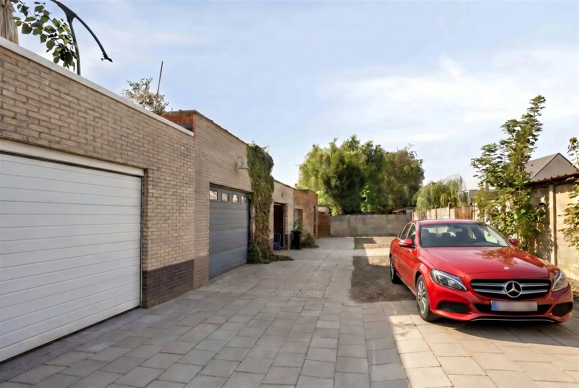 Verrassend ruime instapklare gezinswoning met garage foto 13