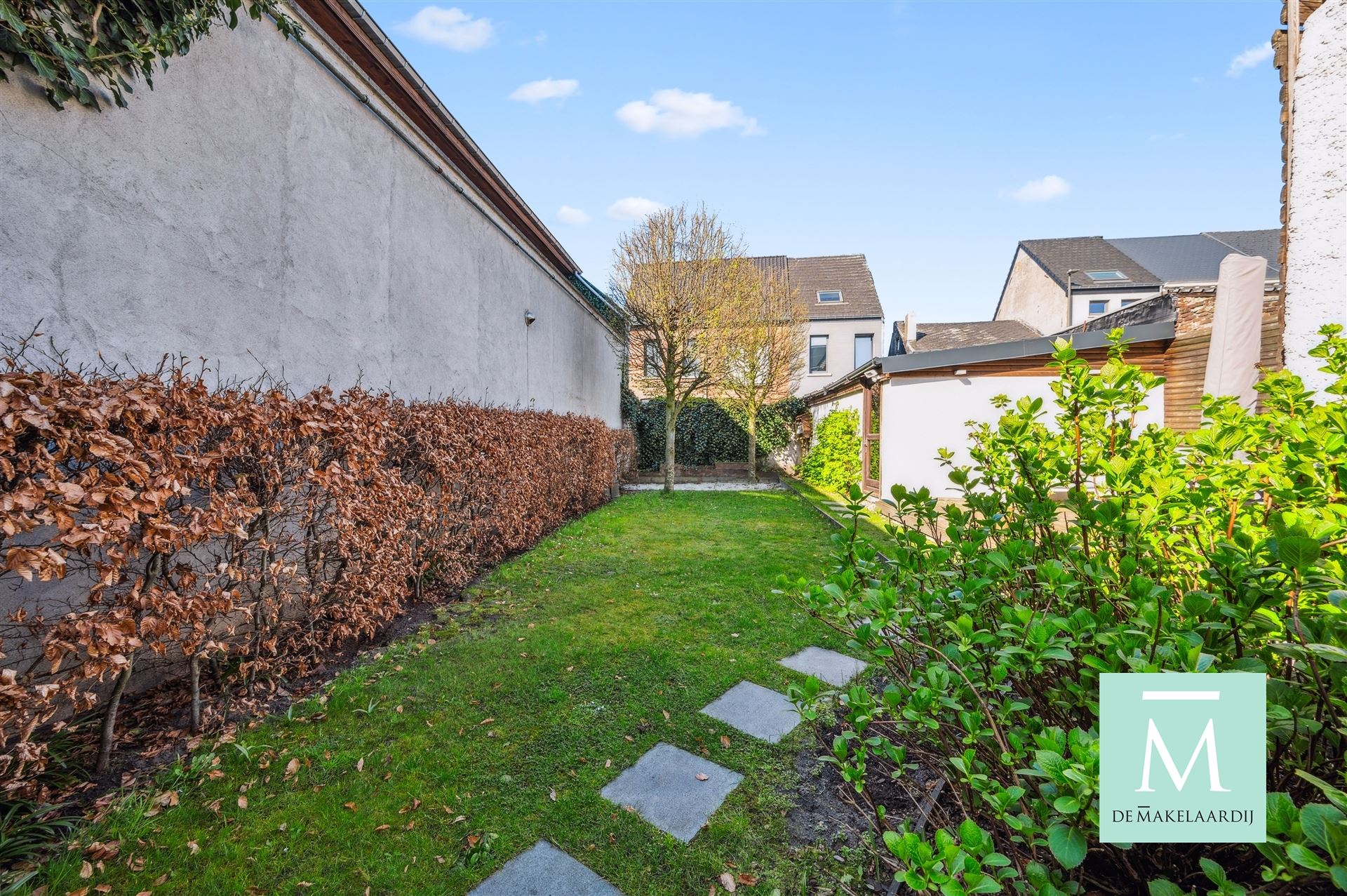 Zeer ruime en charmante woning met fijne tuin en ruime garage foto 6