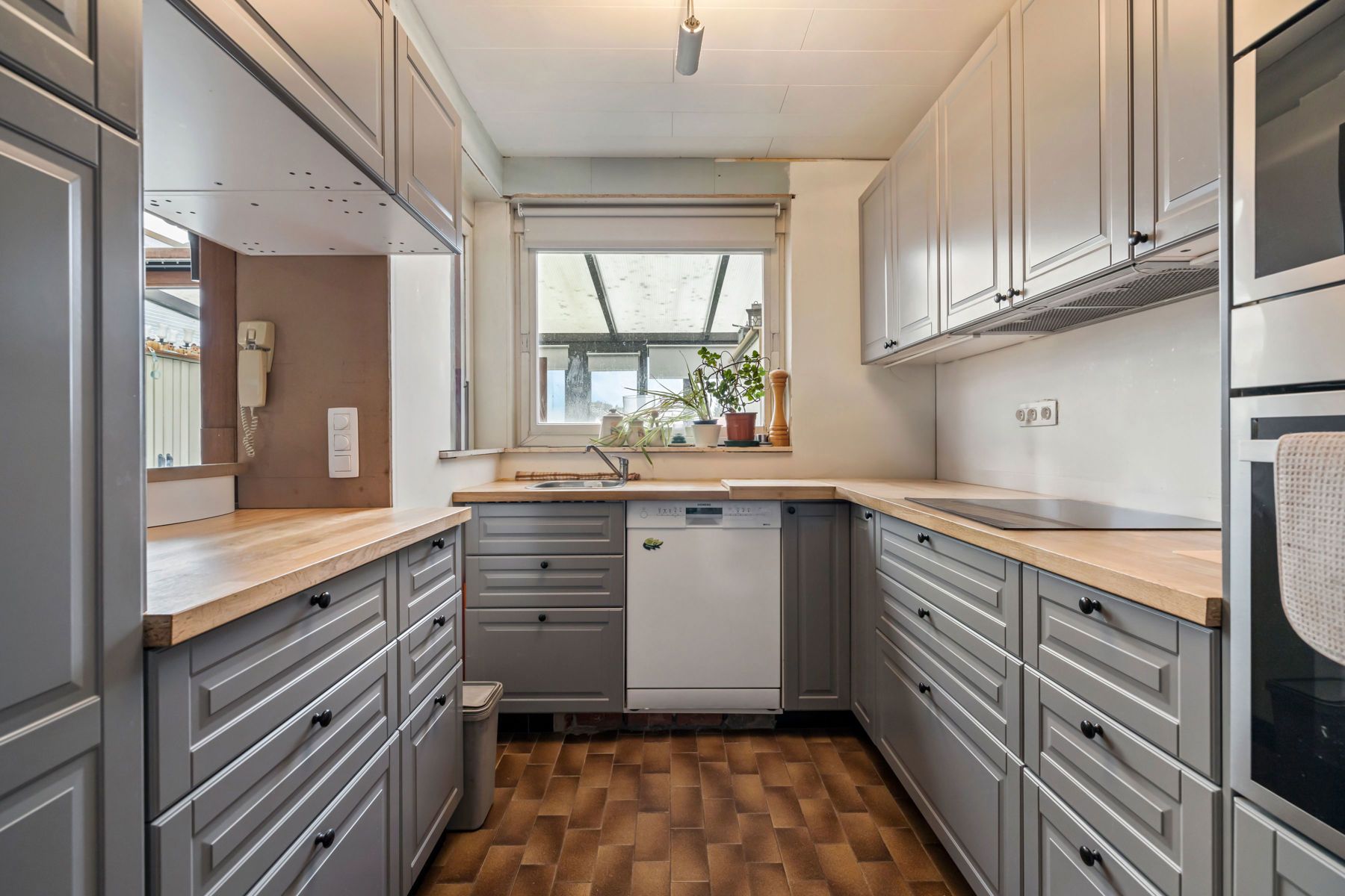 Charmante bel-etage met tuin & garage in hartje Sint-Niklaas foto 12