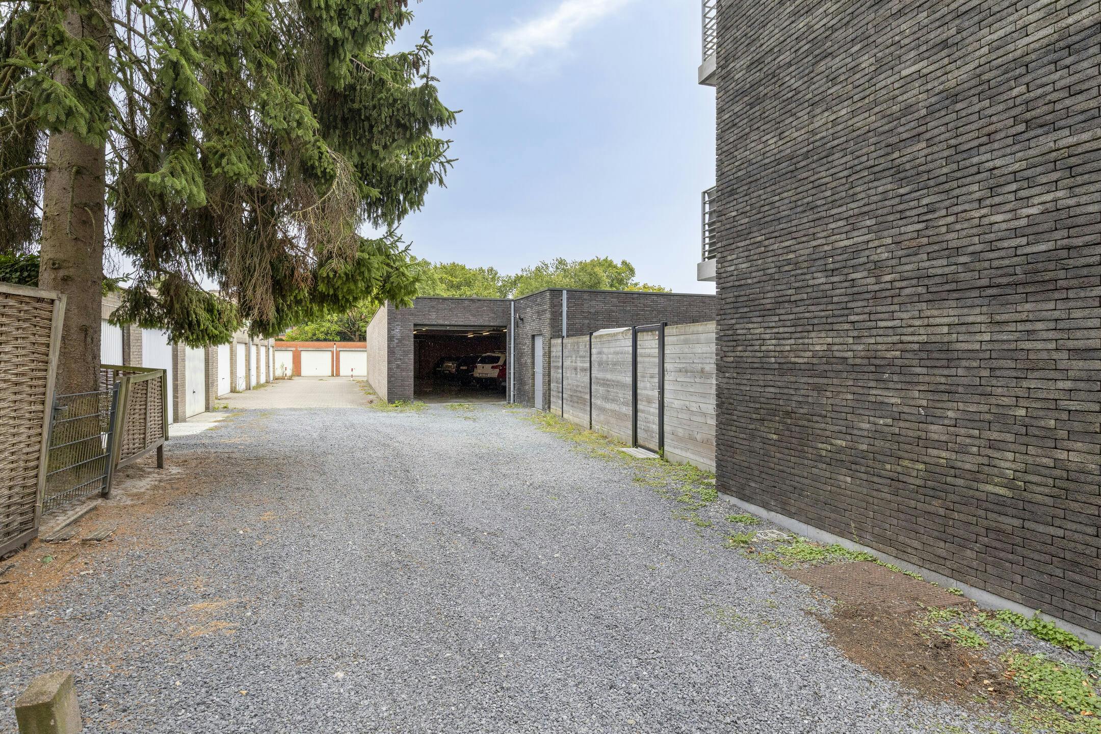 Ruim appartement met 2 slpk en garage te koop in Brasschaat foto 19