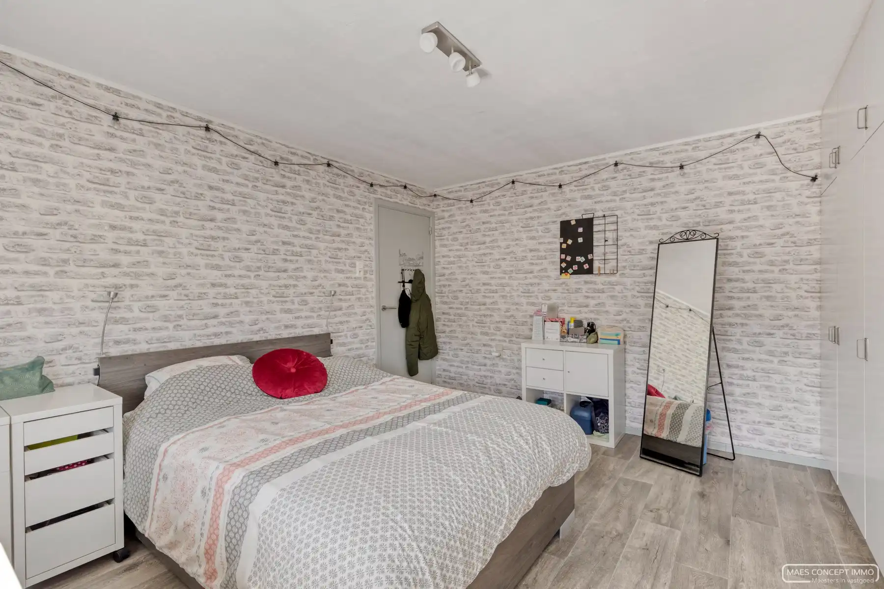 Handelspand met woonst te koop te Waregem op strategische ligging foto 19