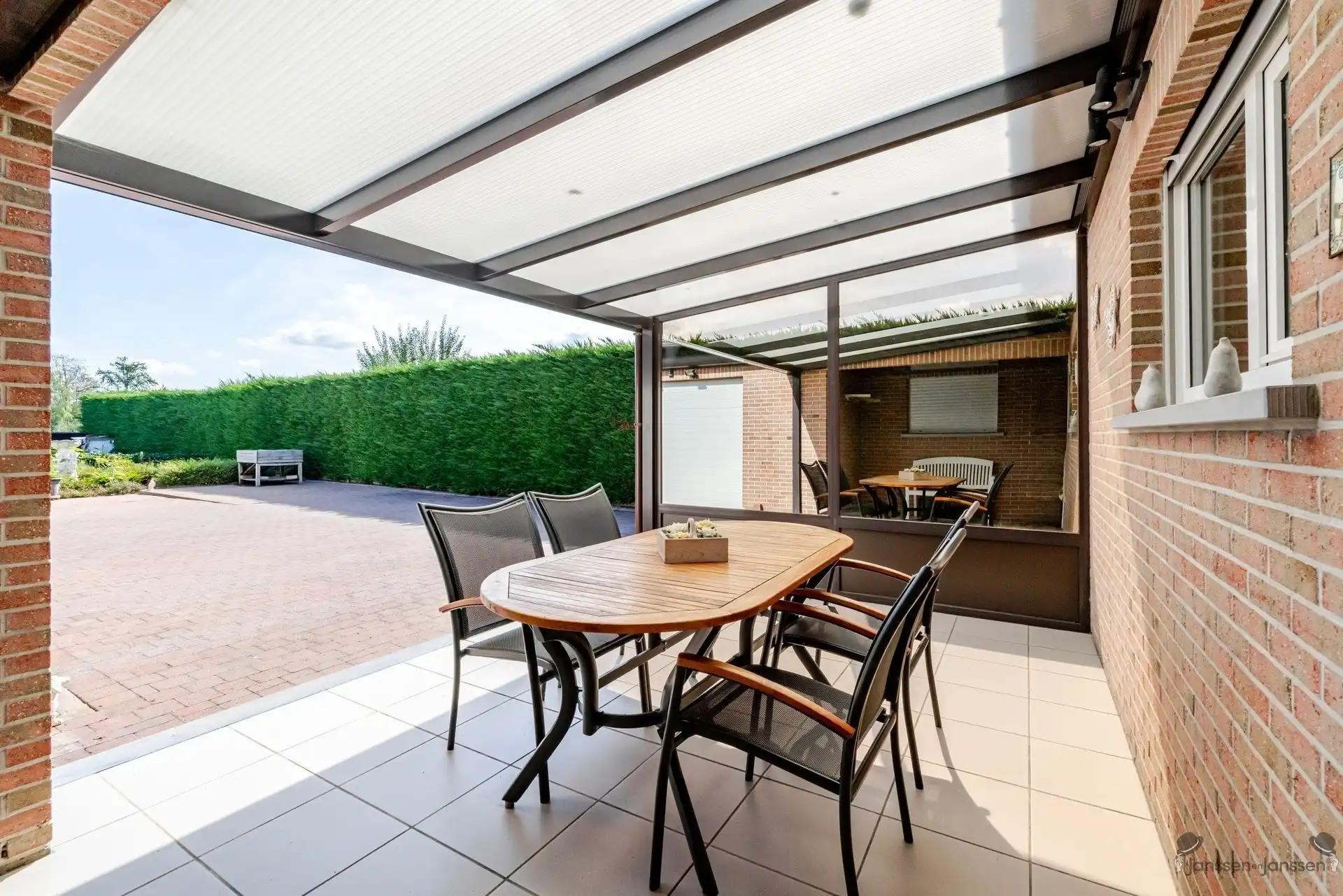 Ruime gezinswoning met extra werkplaats/atelier foto 19