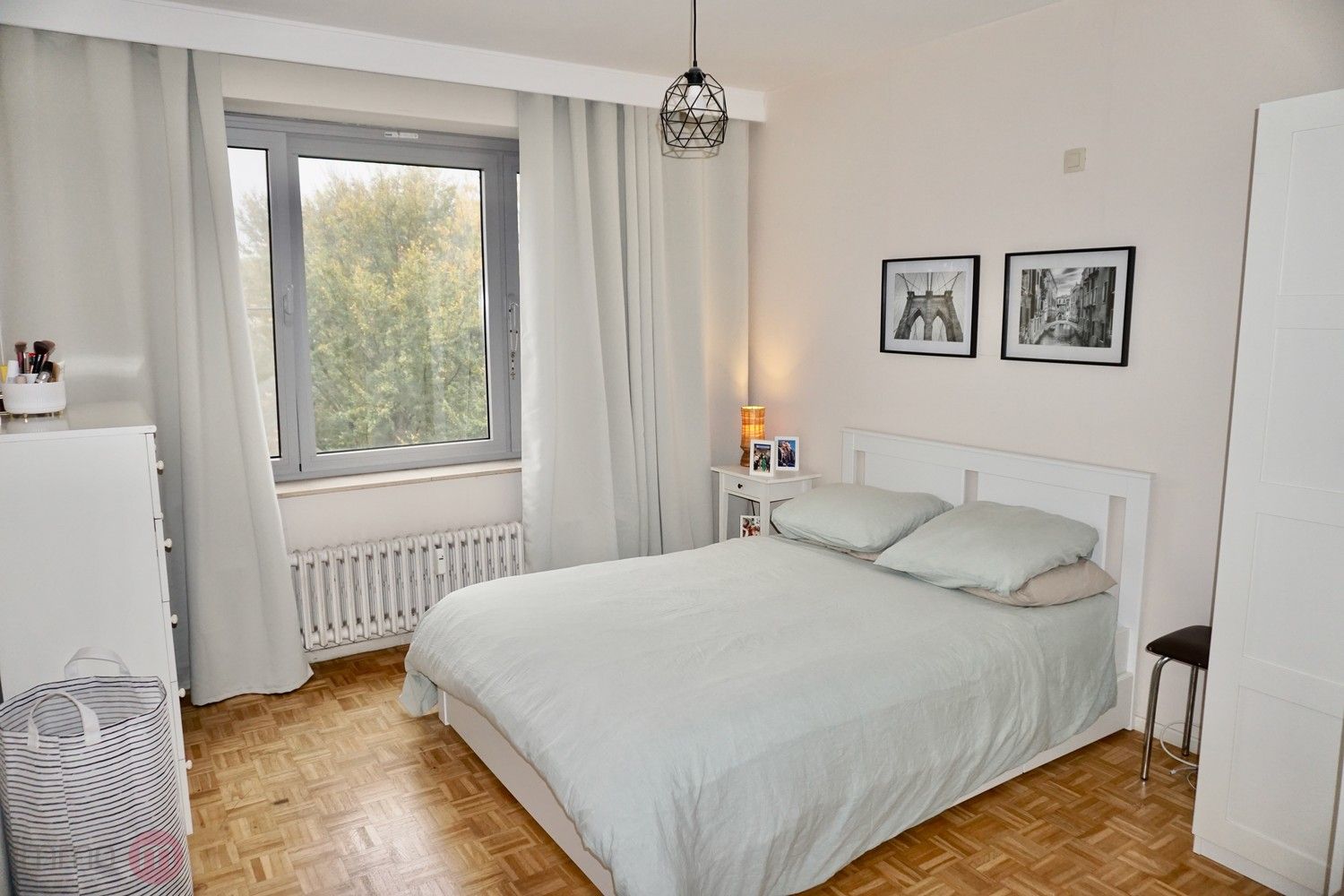 Centraal maar rustig gelegen appartement met drie slaapkamers foto 17