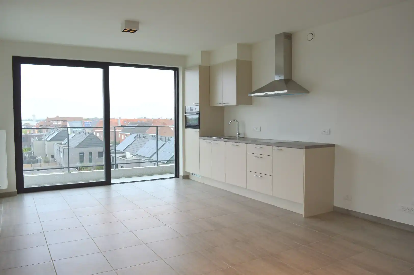 Prachtig appartement aan Kanaal Bossuit-Kortrijk te Harelbeke  foto 2