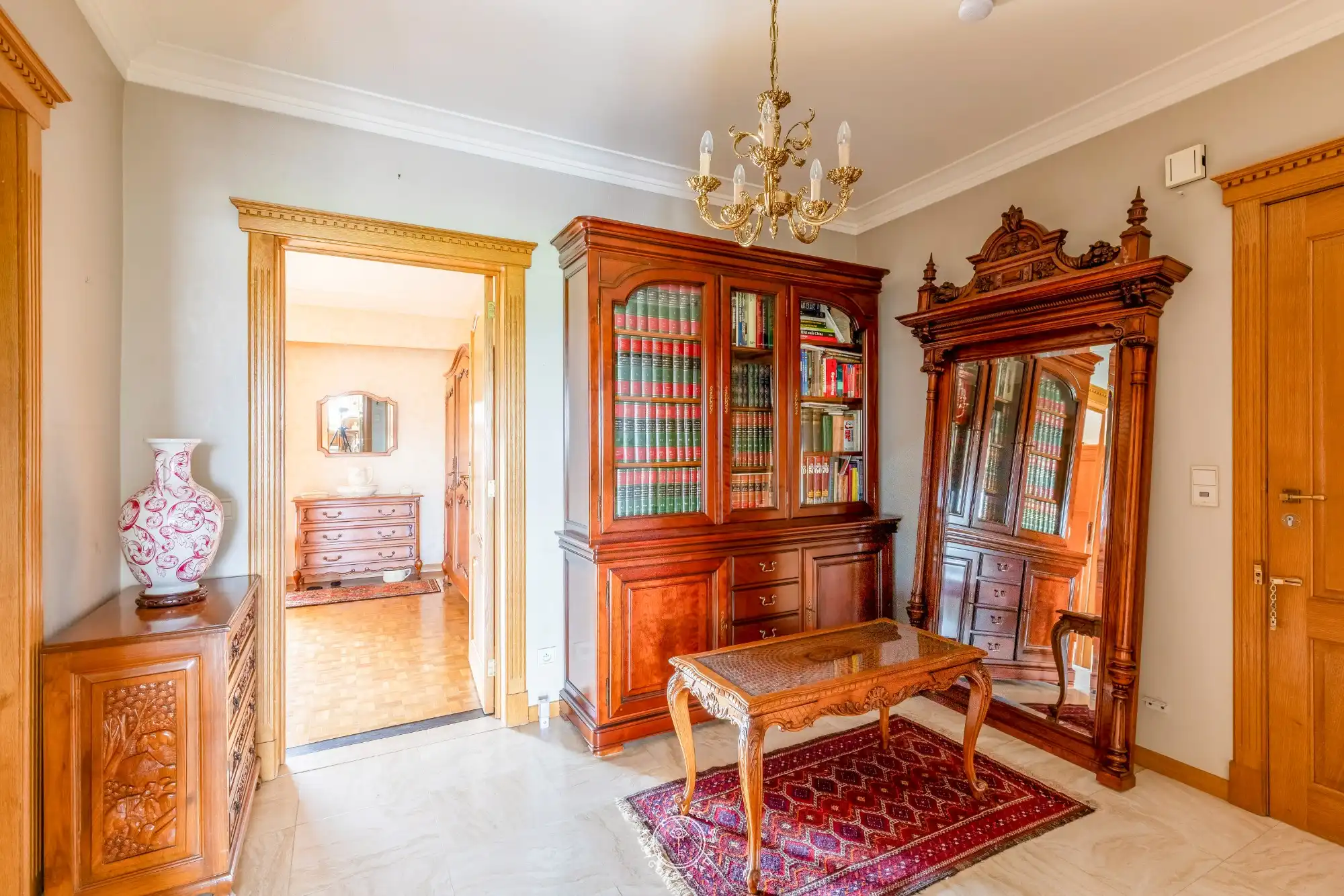 Bijzonder ruim appartement met zuidgericht terras foto 13