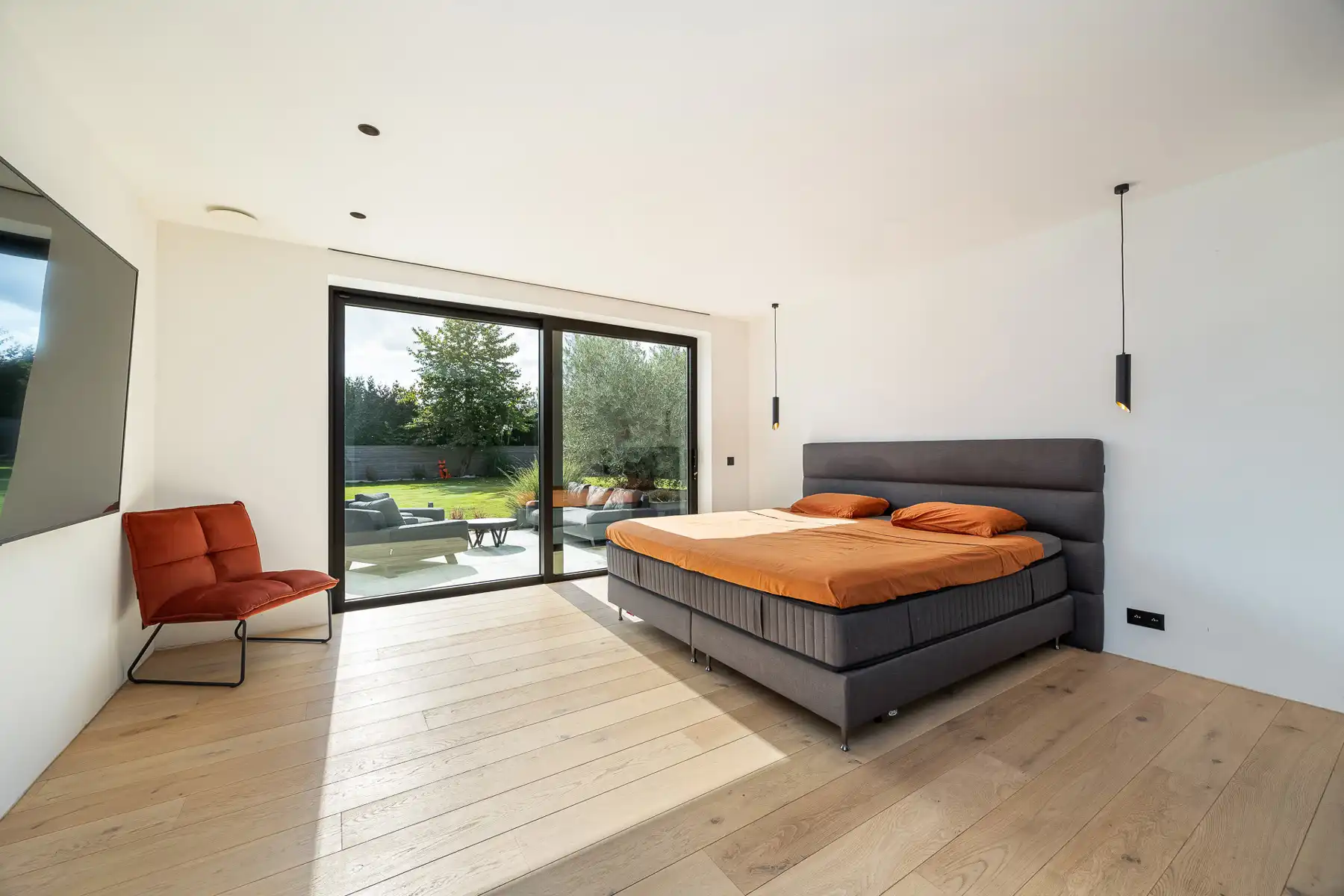Villa met ruim magazijn in Aartselaar foto 21