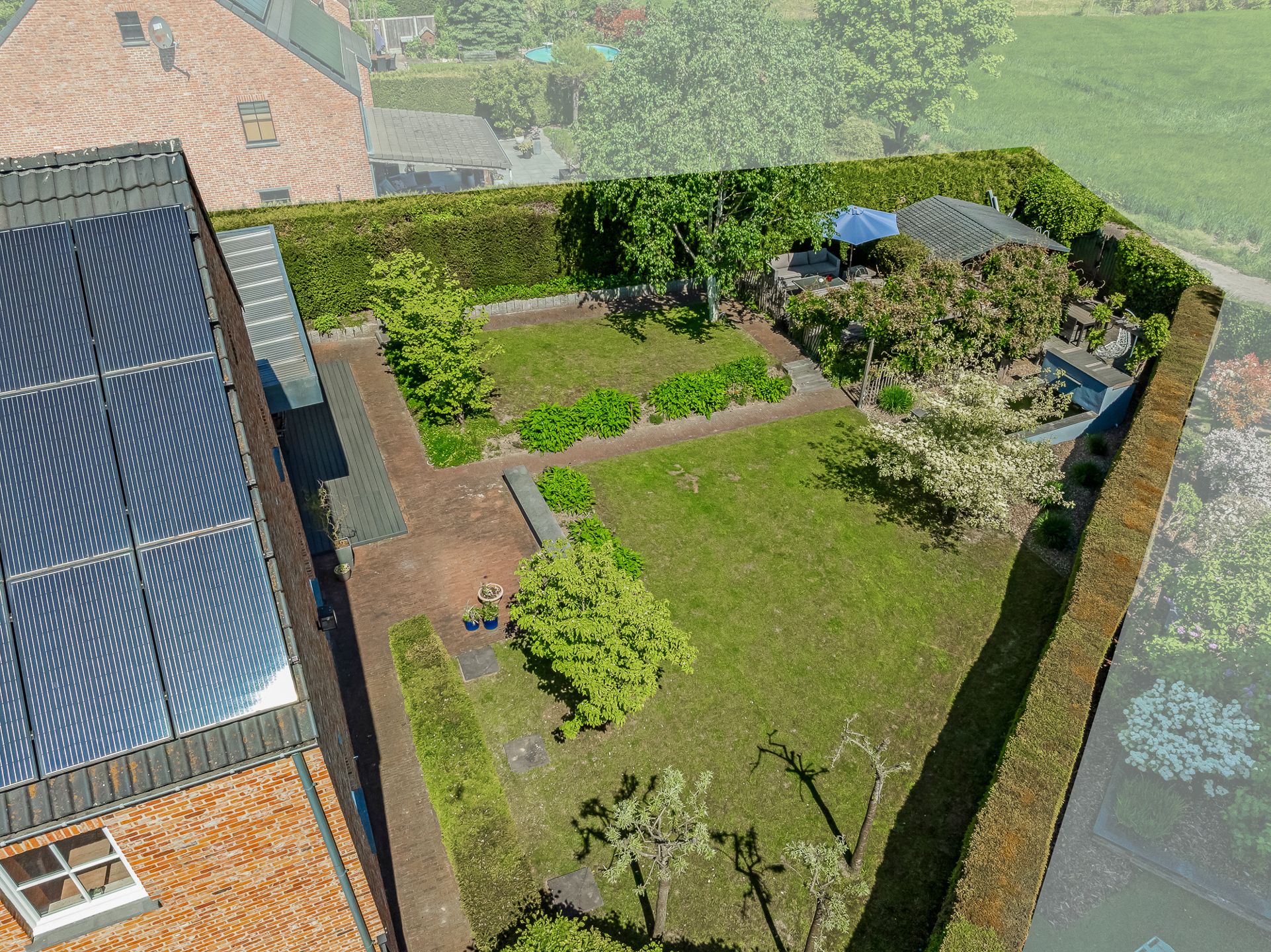 Instapklare woning met tuingerichte aanbouw foto 32