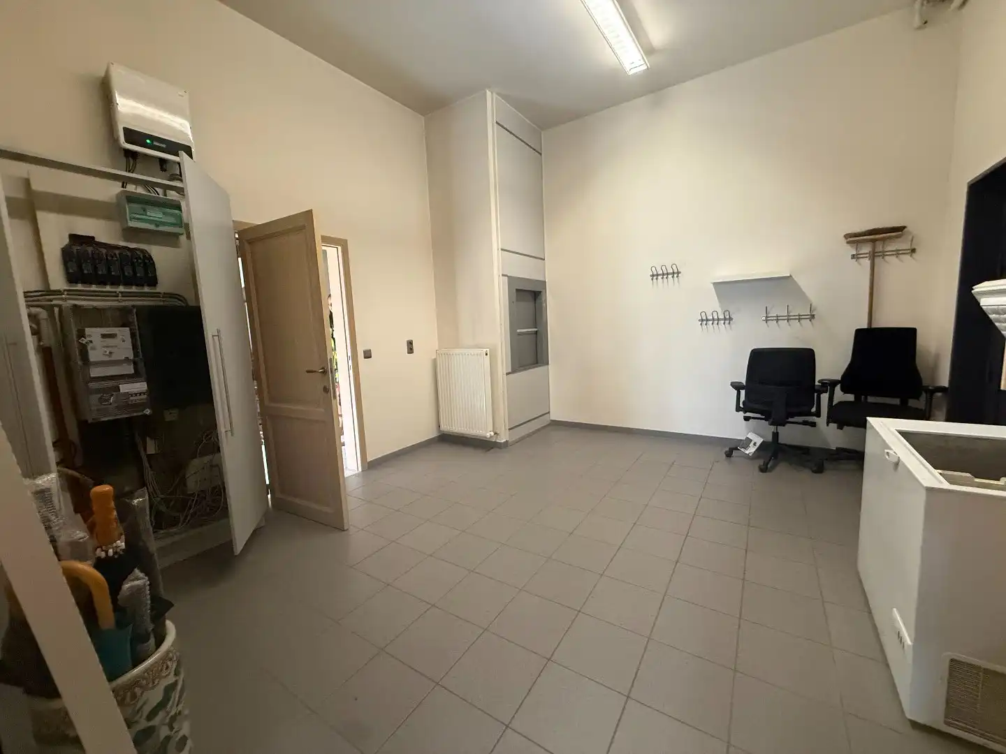 Riant en bemeubeld appartement met 5 slpks en daktuin in Balen-centrum ! foto 46