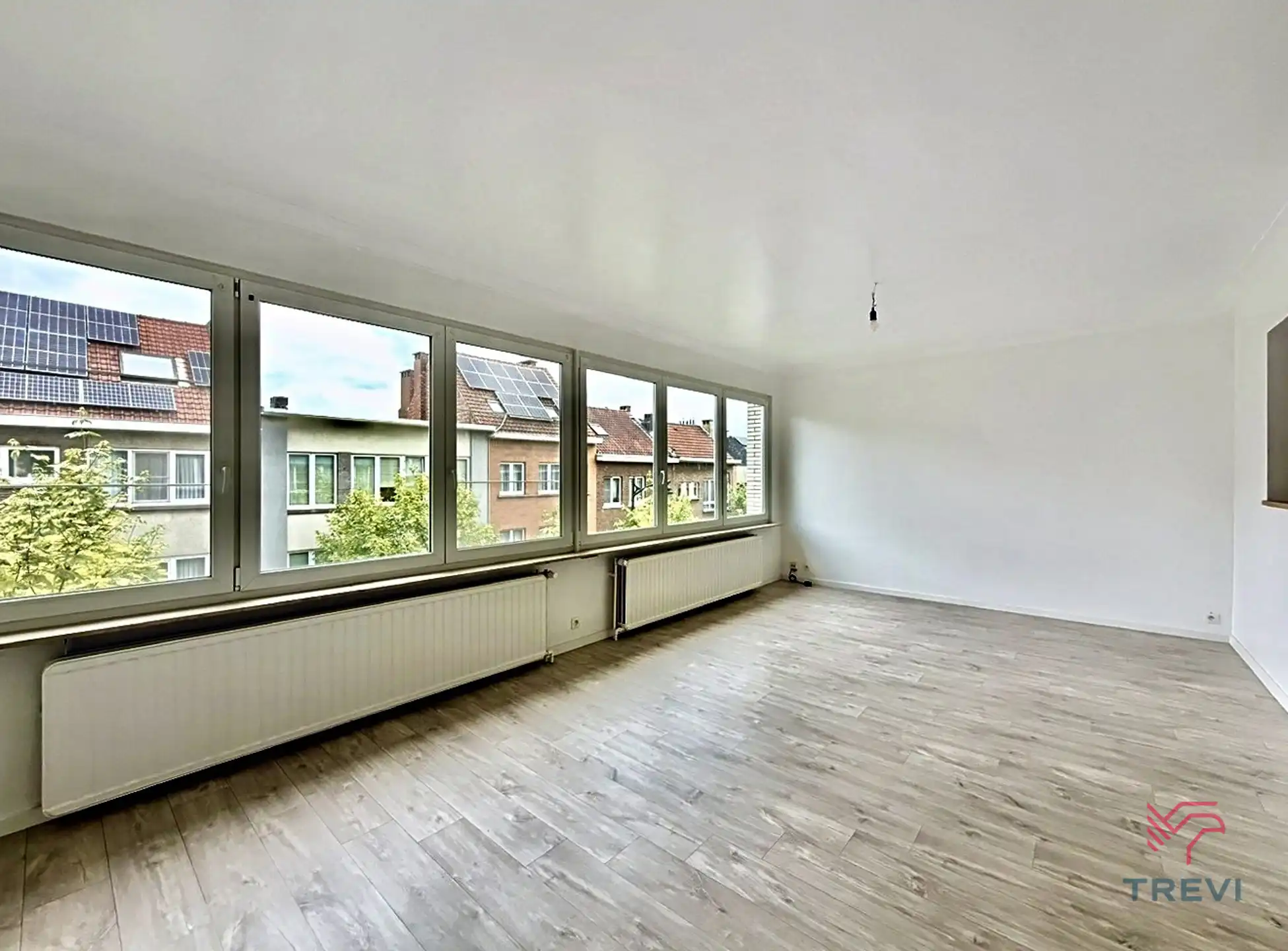 Appartement met 2 slaapkamers en balkon. foto 5