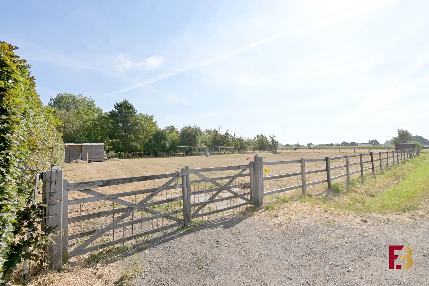 Instapklaar wonen met paarden aan huis in Wetteren foto {{pictureIndex}}